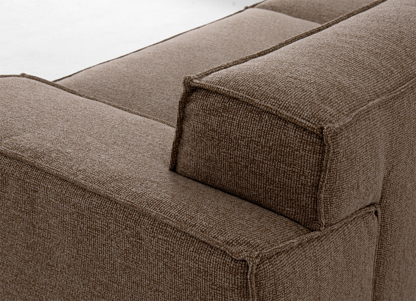 MAXXO 2.0 Upholstered Sofa