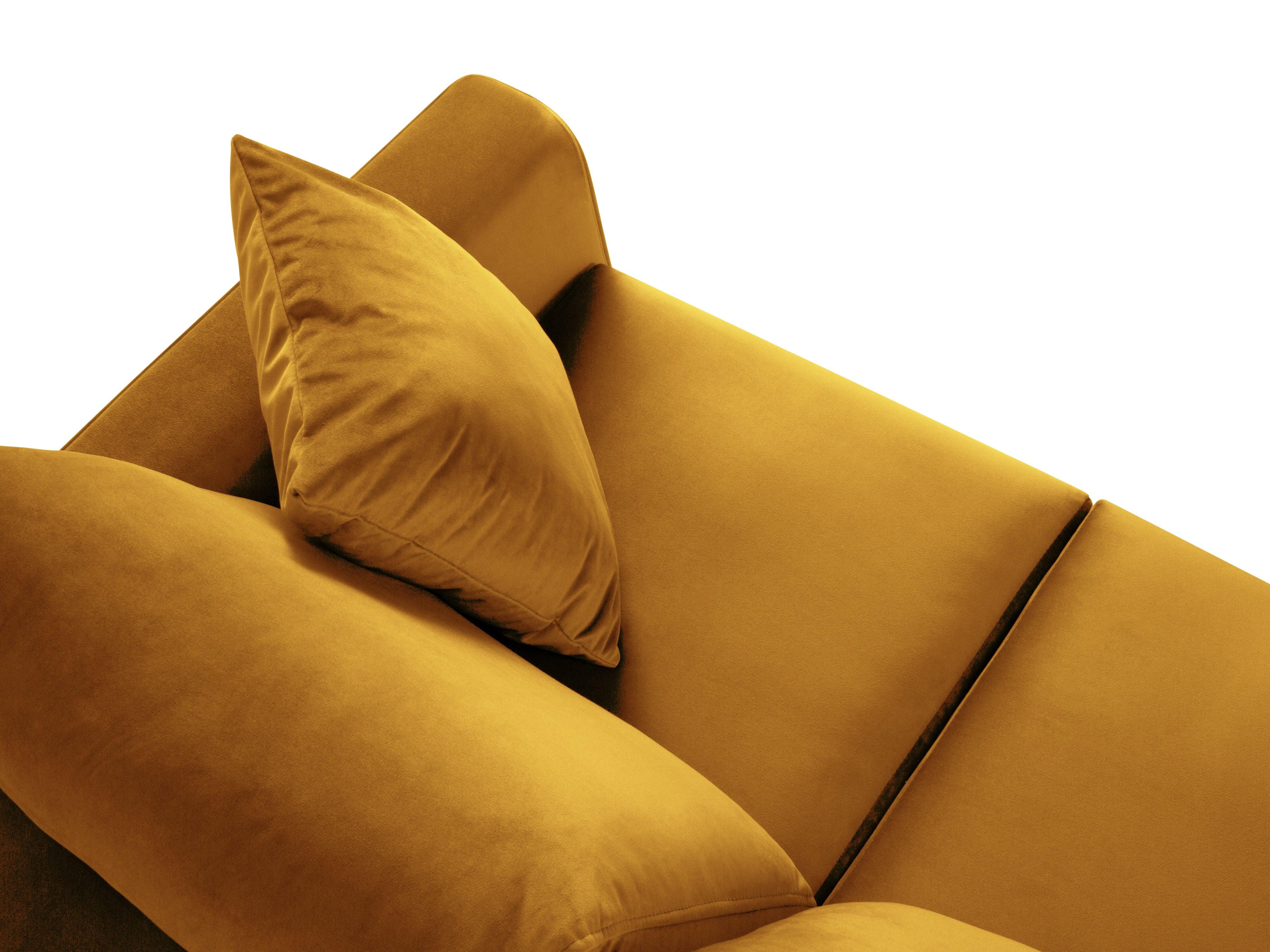 Narożnik lewostronny aksamitny z funkcją spania CARTADERA musztardowy z czarną podstawą Mazzini Sofas Eye on Design