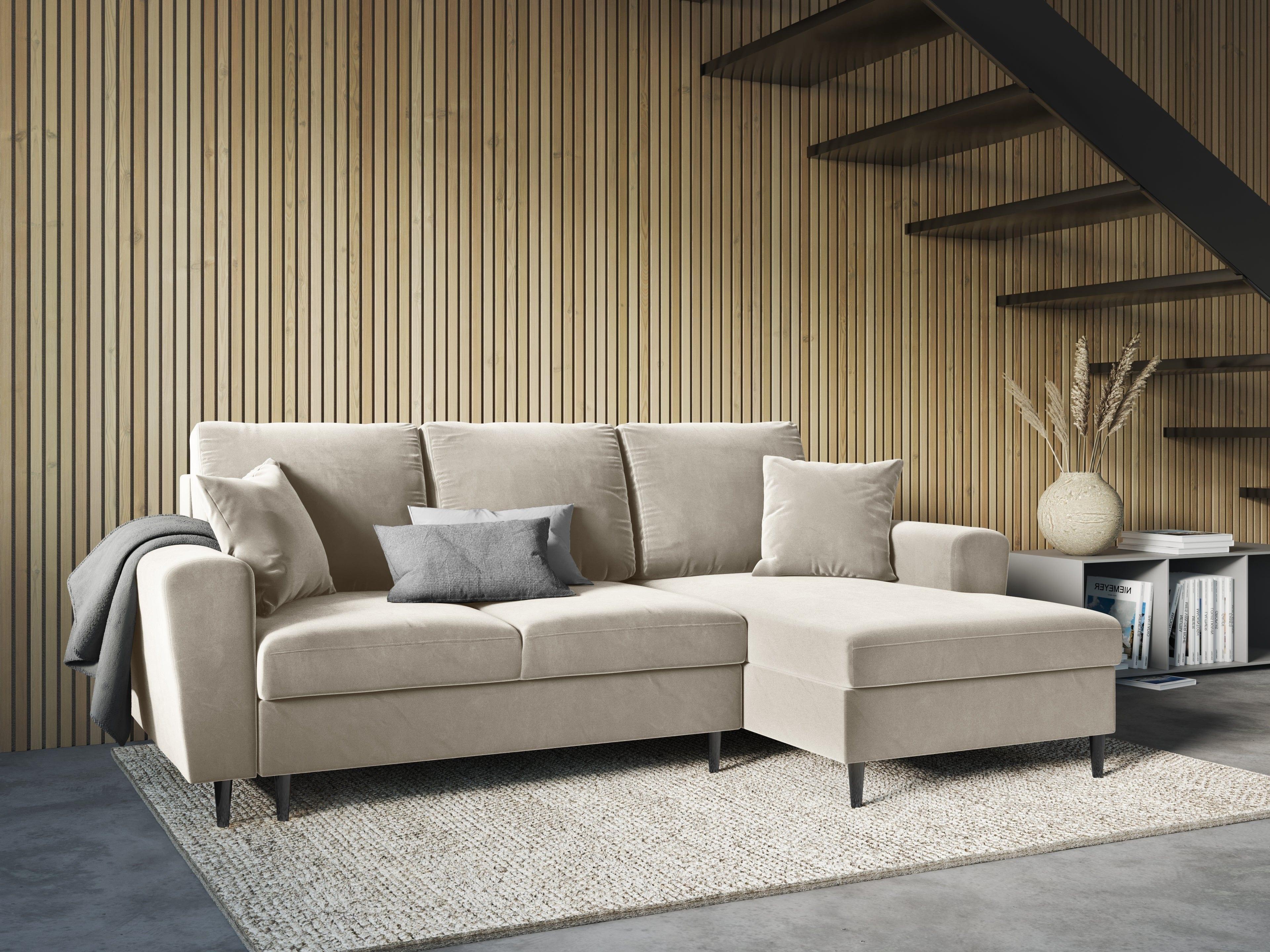 Narożnik prawostronny aksamitny z funkcją spania KYOTO beżowy z czarną podstawą Cosmopolitan Design Eye on Design