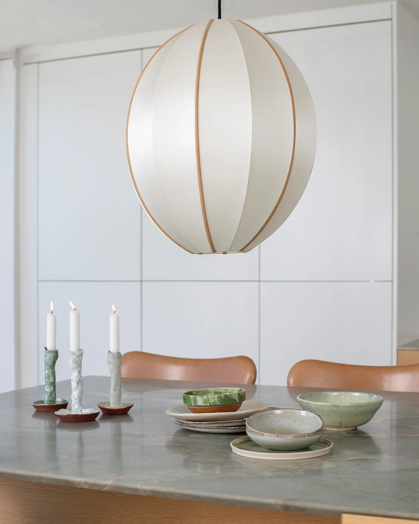 Oval lampshade broken white with amber