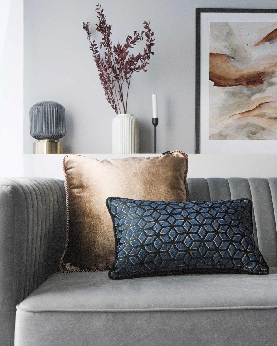 Poduszka dekoracyjna GLAMOUR beżowy Poduszkowcy Eye on Design
