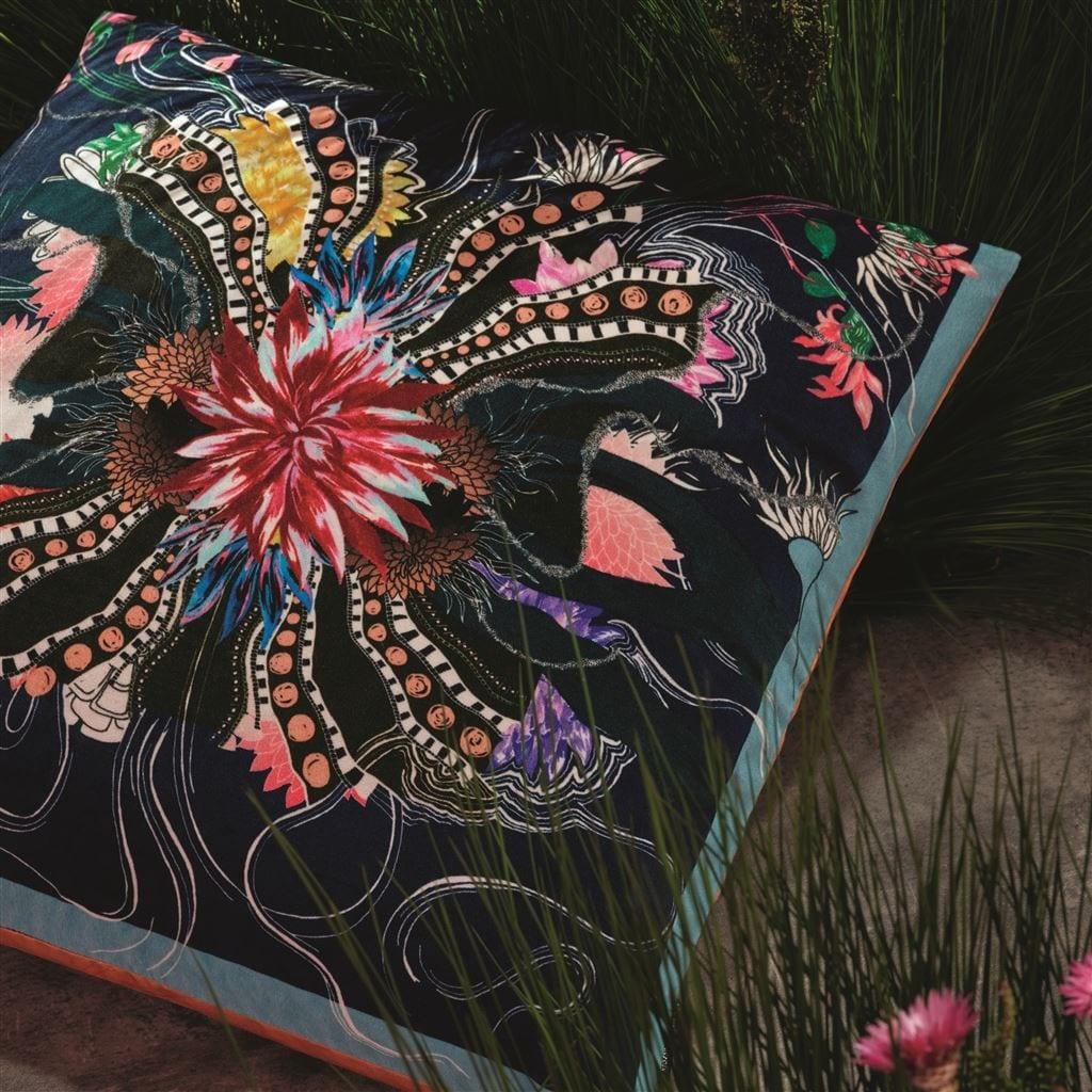 Poduszka dwustronna OCEAN BLOOMS RUISSEAU bawełniana satyna Christian Lacroix Eye on Design