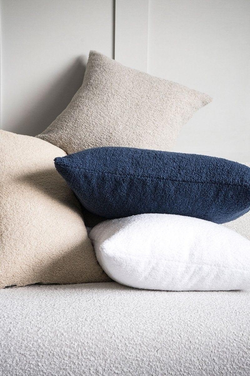 Poduszka w tkaninie boucle COZY biały Poduszkowcy Eye on Design