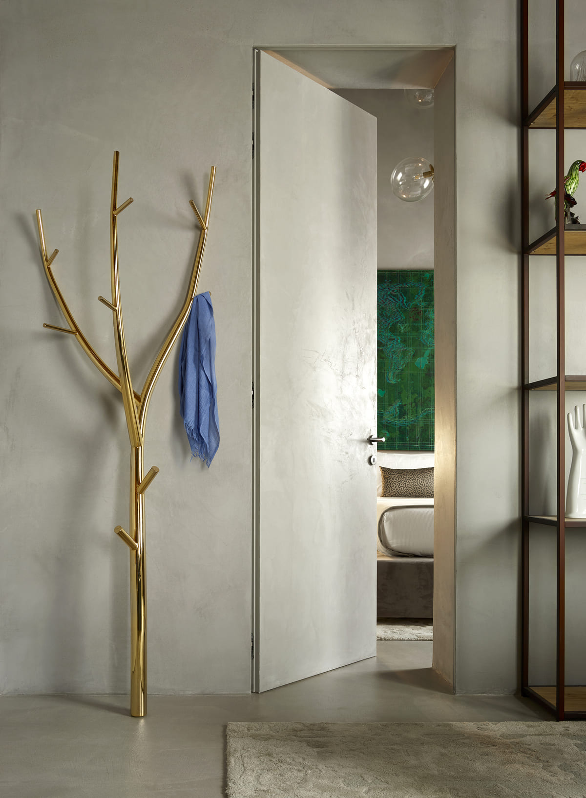 RAMO gold standing coat rack