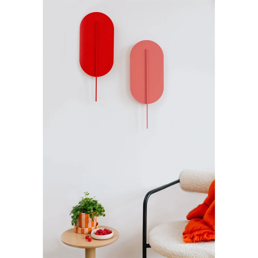 ROKKE wall lamp in burgundy