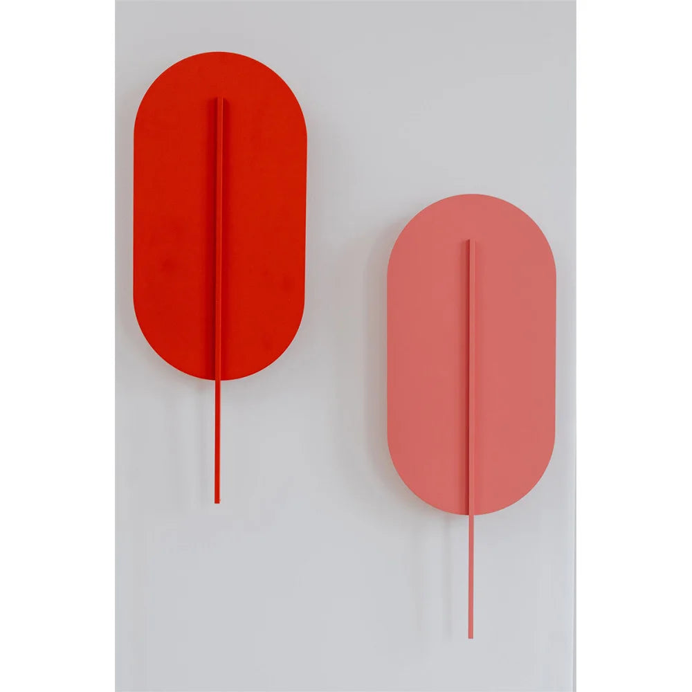 ROKKE wall lamp in burgundy