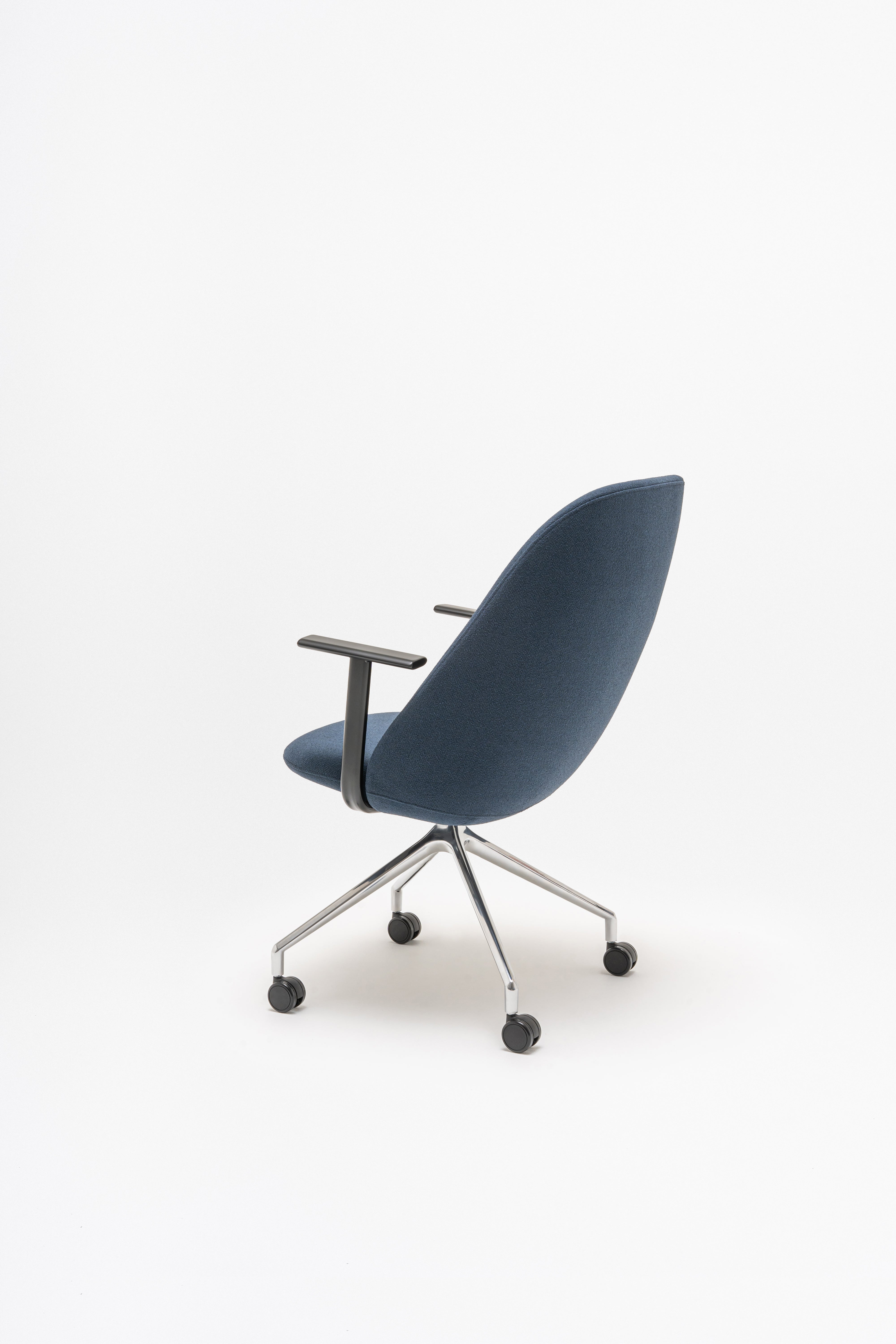 Sessel mit hohem Rücken