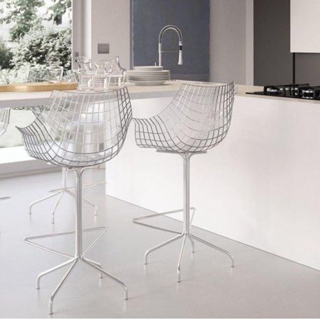White Meridiana Hocker mit einer schwarzen Basis