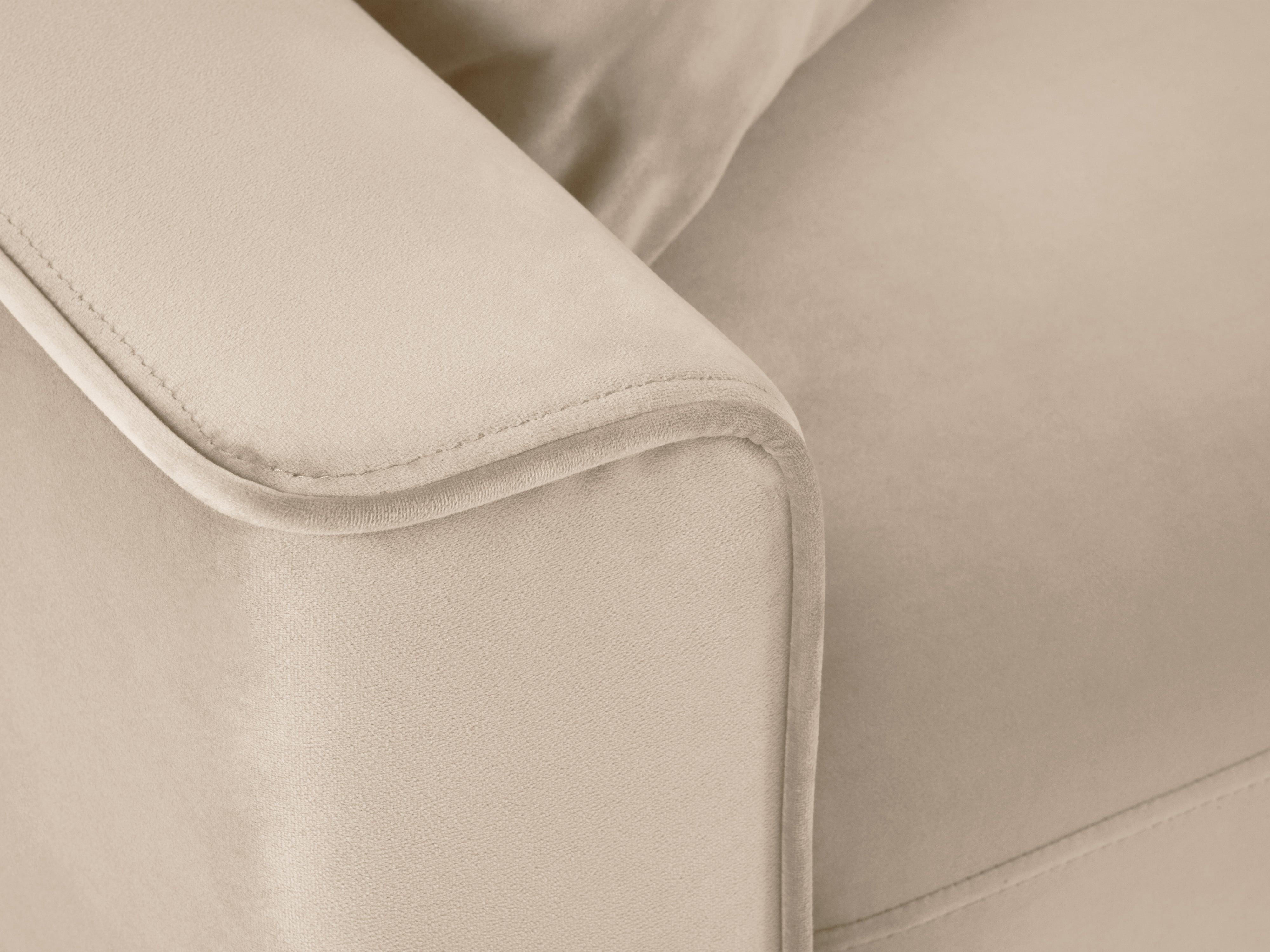 Sofa aksamitna z funkcją spania CARTADERA beżowy ze złotą podstawą Mazzini Sofas Eye on Design