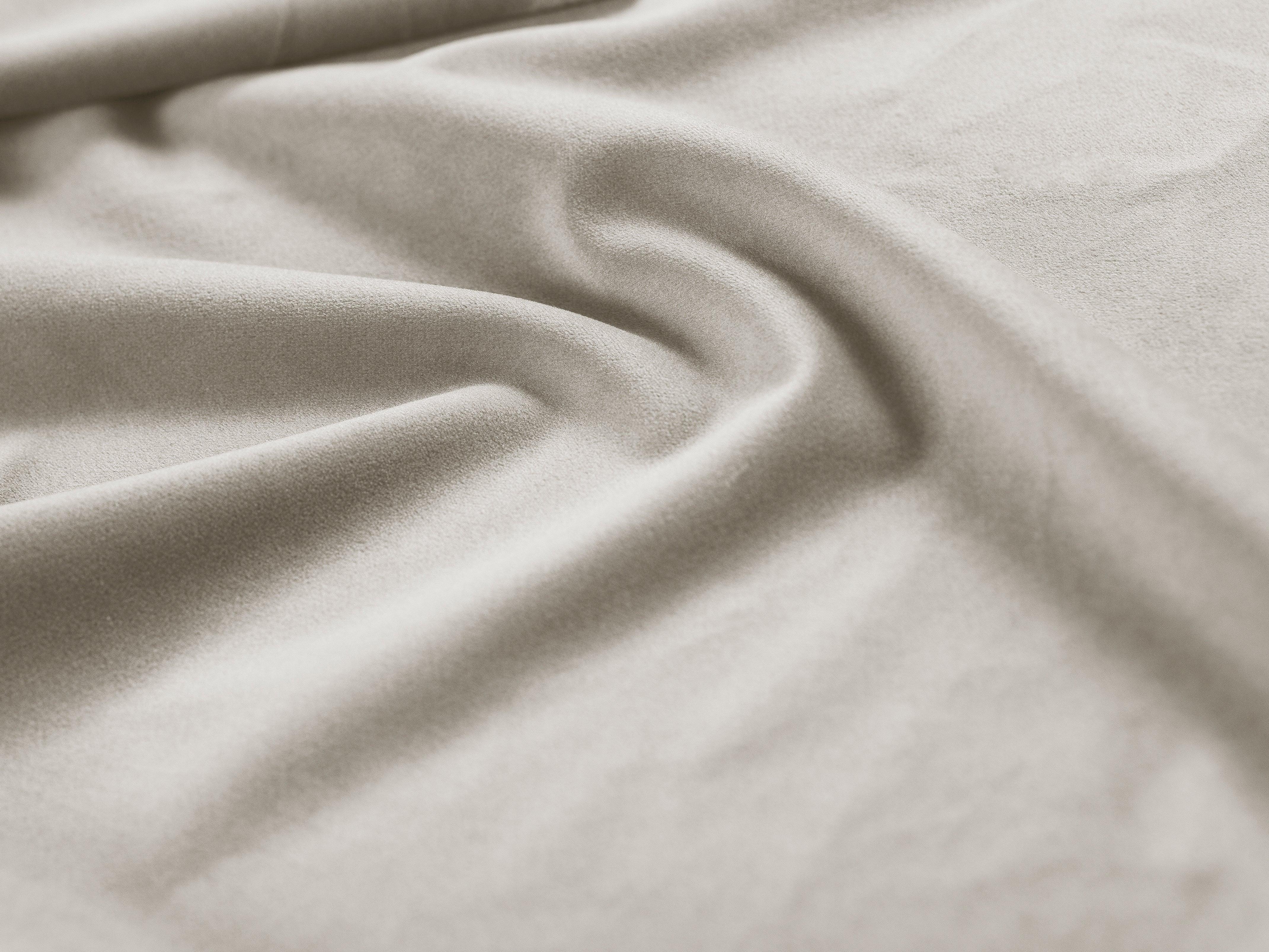 Sofa aksamitna z funkcją spania VERMONT beżowy Cosmopolitan Design Eye on Design