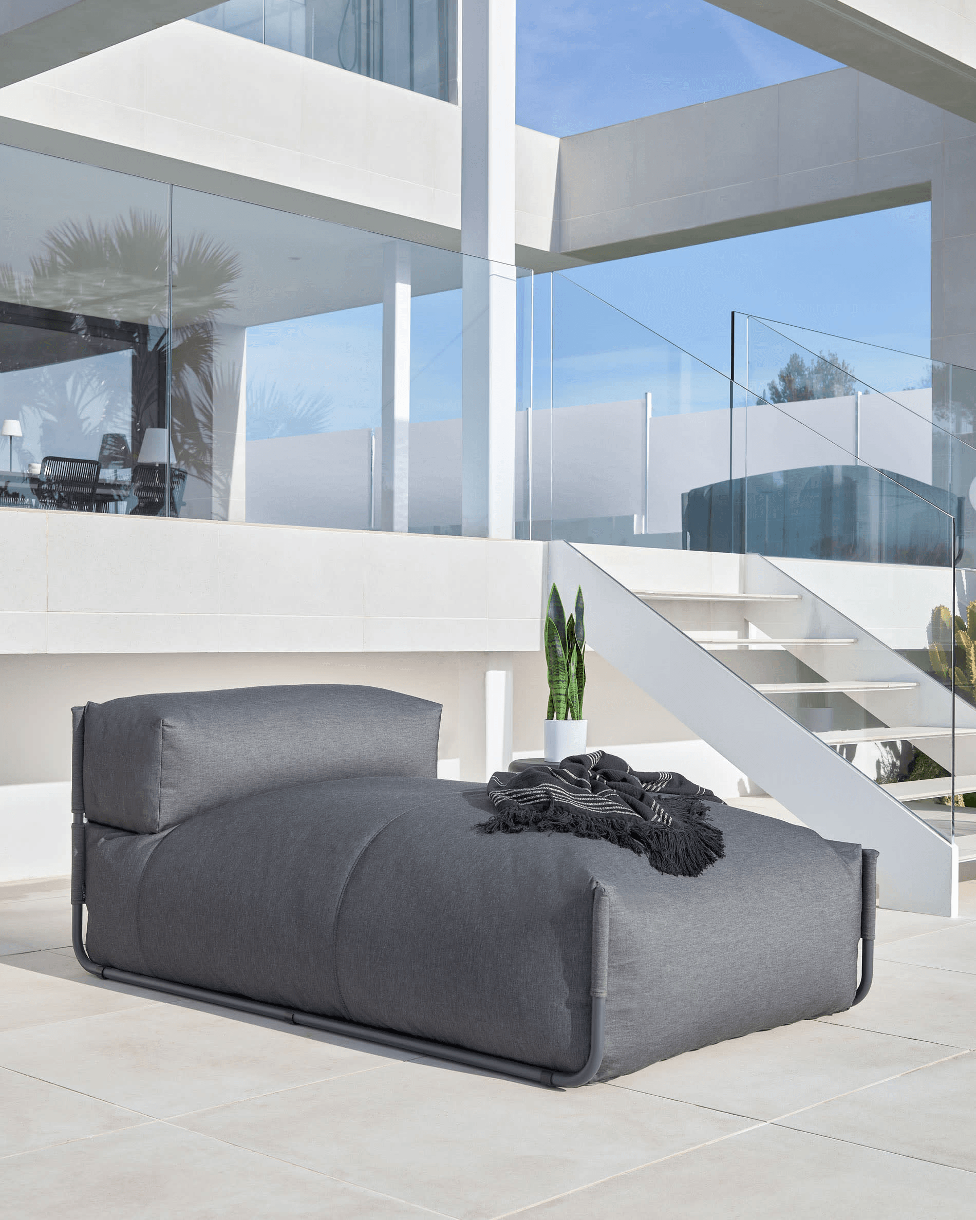 Sofa modułowa ogrodowa SQUARE - szezlong ciemnoszary La Forma Eye on Design