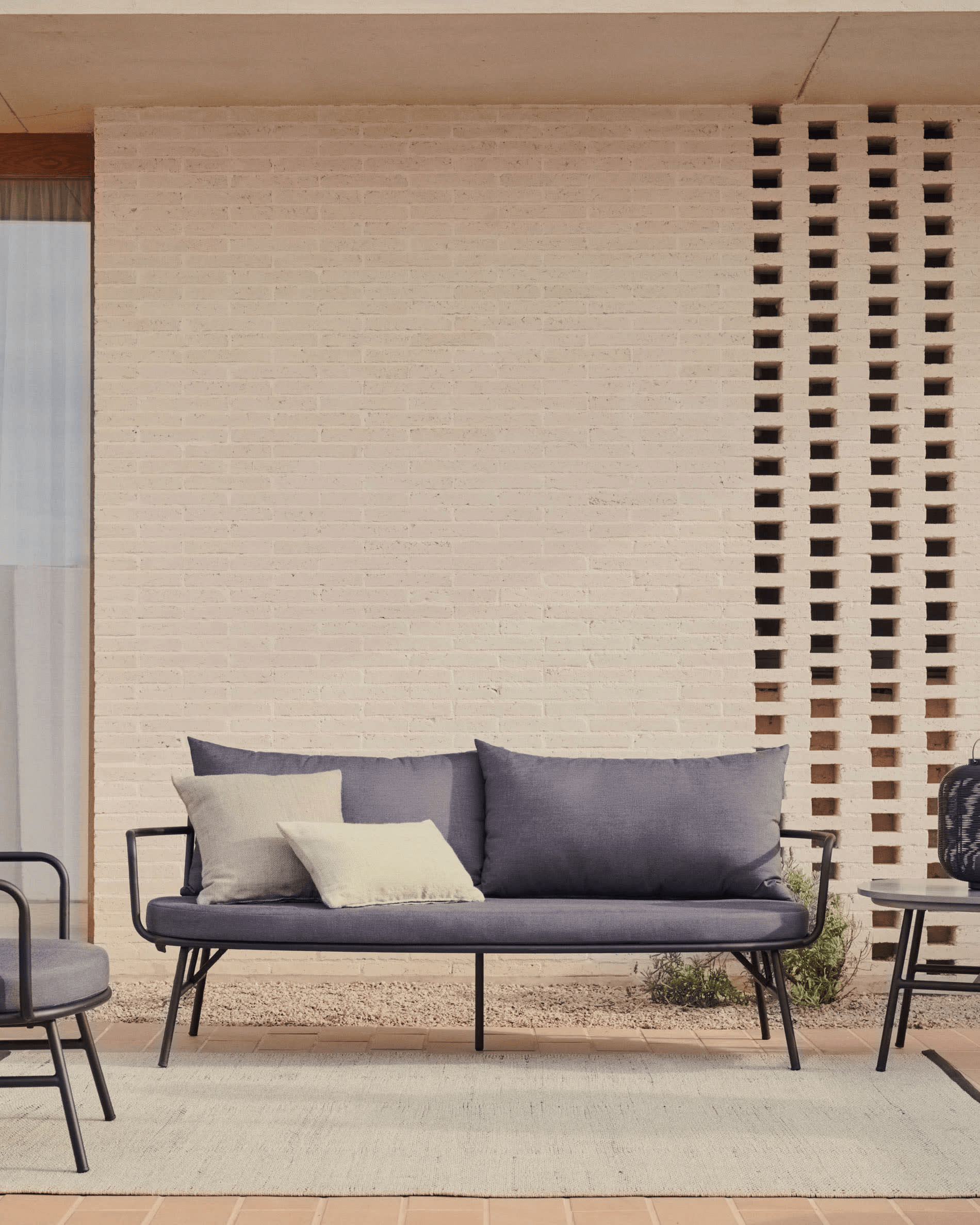 Sofa ogrodowa BRAMANT czarny La Forma Eye on Design
