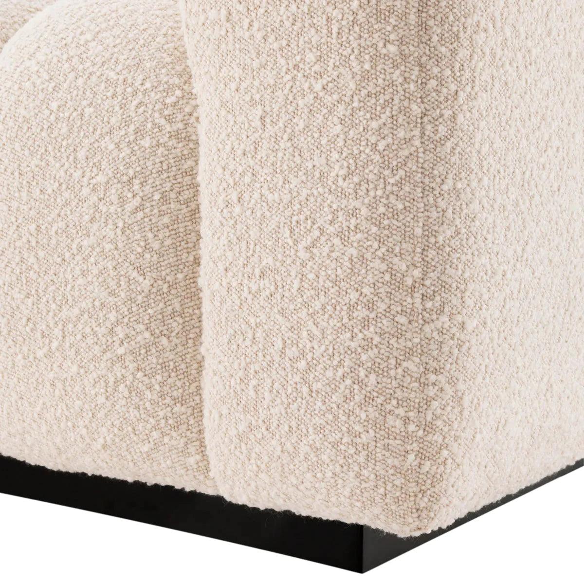 Sofa w tkaninie boucle KELLY kremowy - poekspozycyjna Eichholtz Eye on Design
