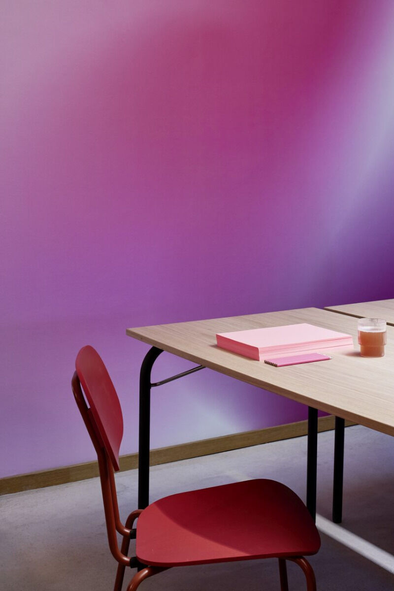 Neuer Schulstuhl Red Base