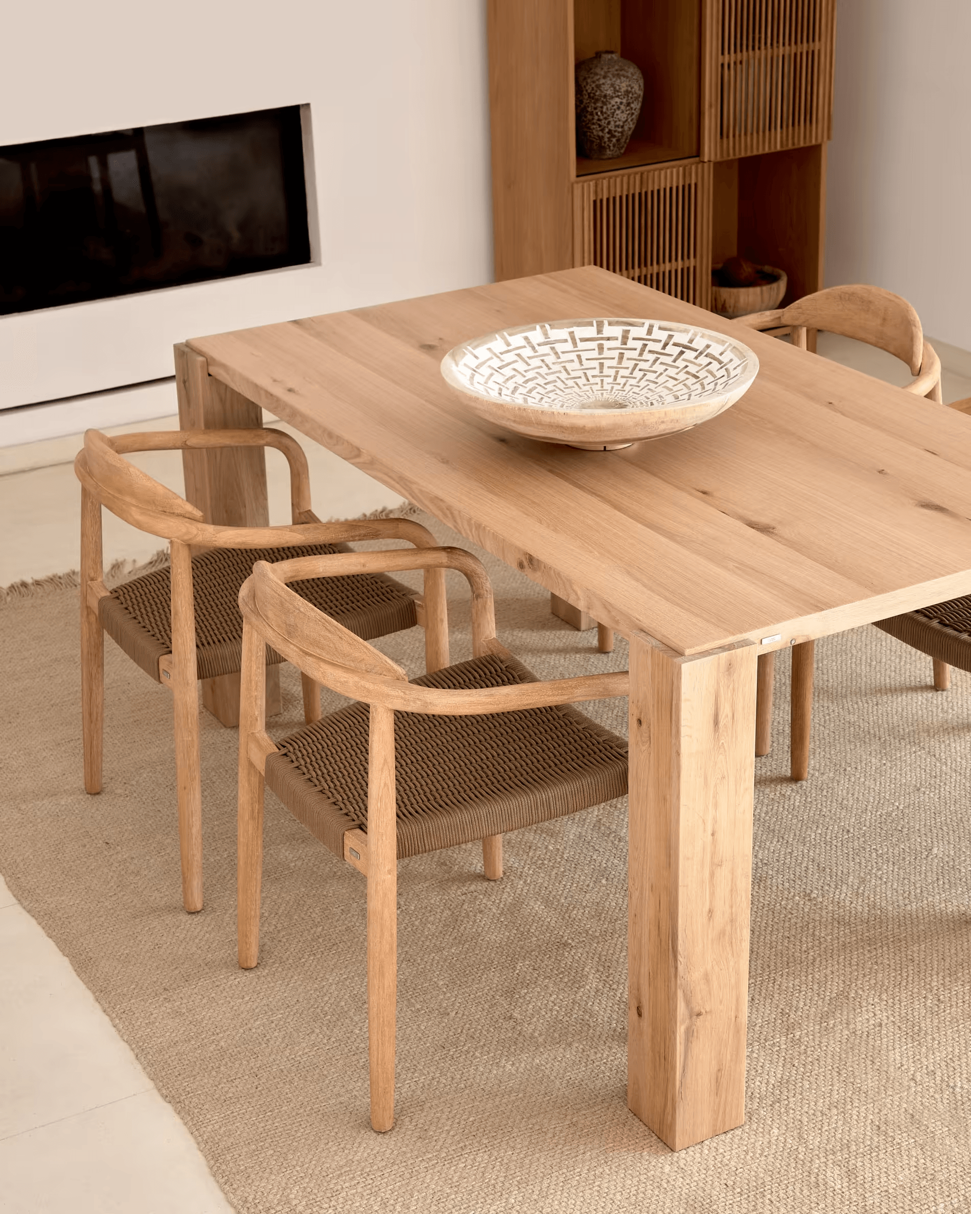 Stół DEYANIRA drewno dębowe La Forma Eye on Design