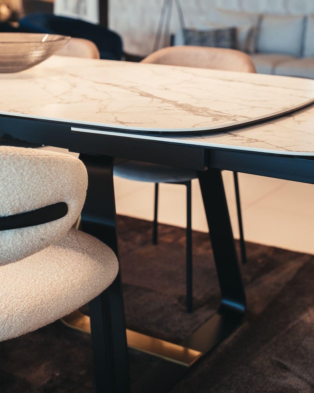 Stół rozkładany SUNSHINE kremowy marmur Calligaris Eye on Design