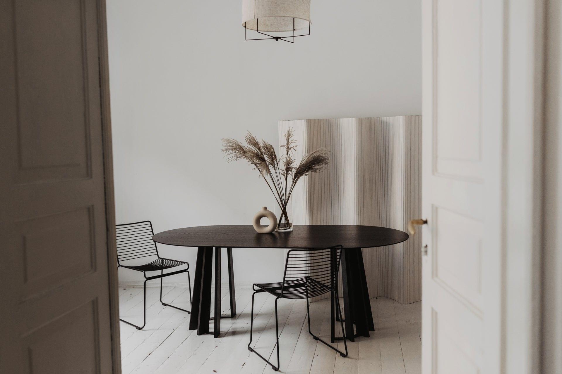 Stół TAVLE OVAL czarny dąb Nordifra Eye on Design