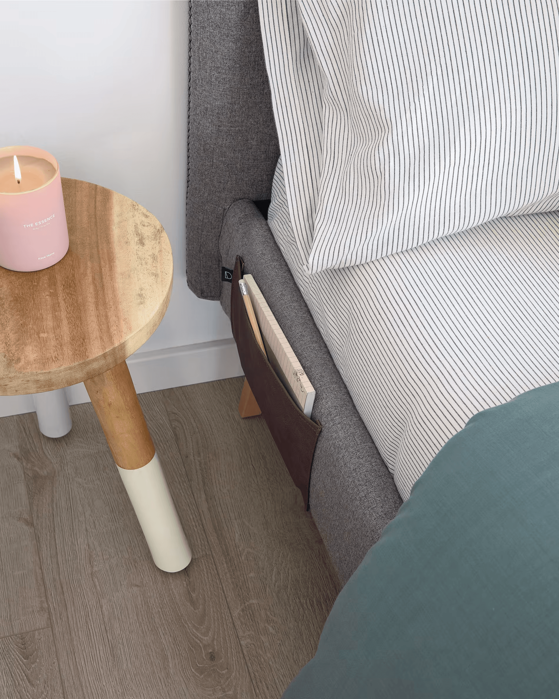Stołek BROCSY lite drewno La Forma Eye on Design
