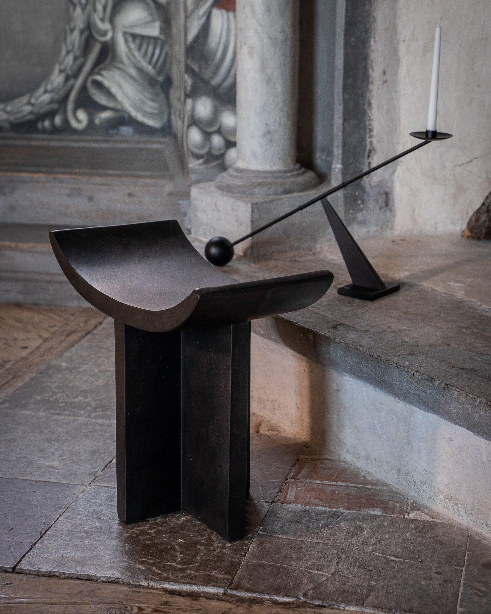 Stołek BRUTUS ciemnobrązowy 101 Copenhagen Eye on Design
