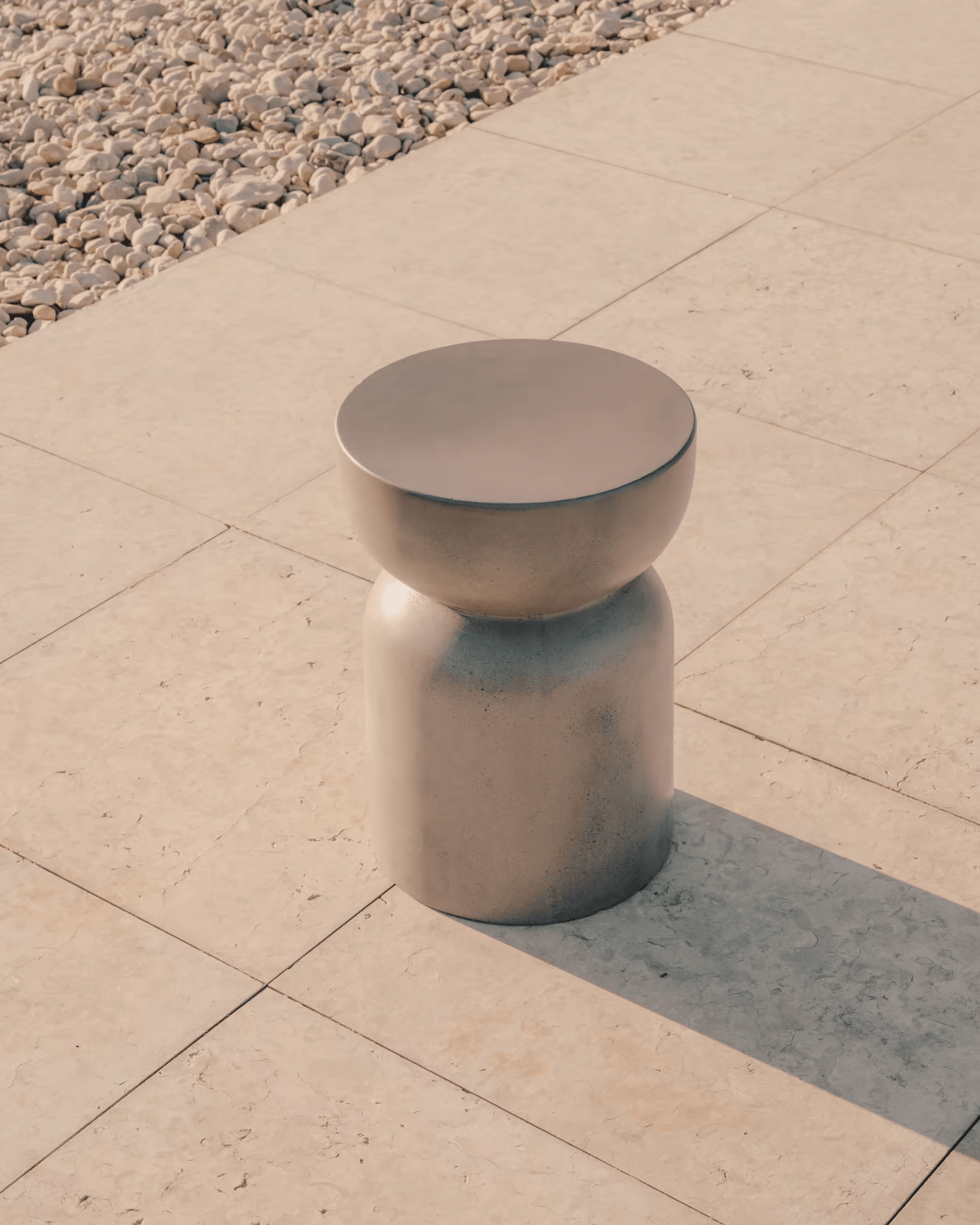 Stolik boczny cementowy GARBET szary La Forma Eye on Design