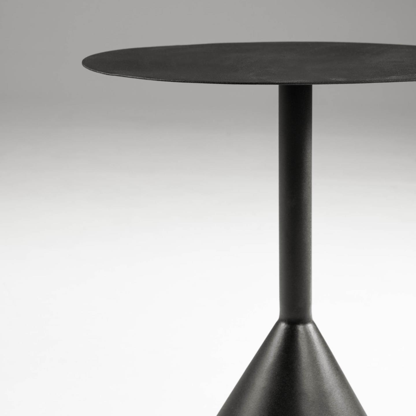 Stolik boczny YINAN czarny La Forma Eye on Design