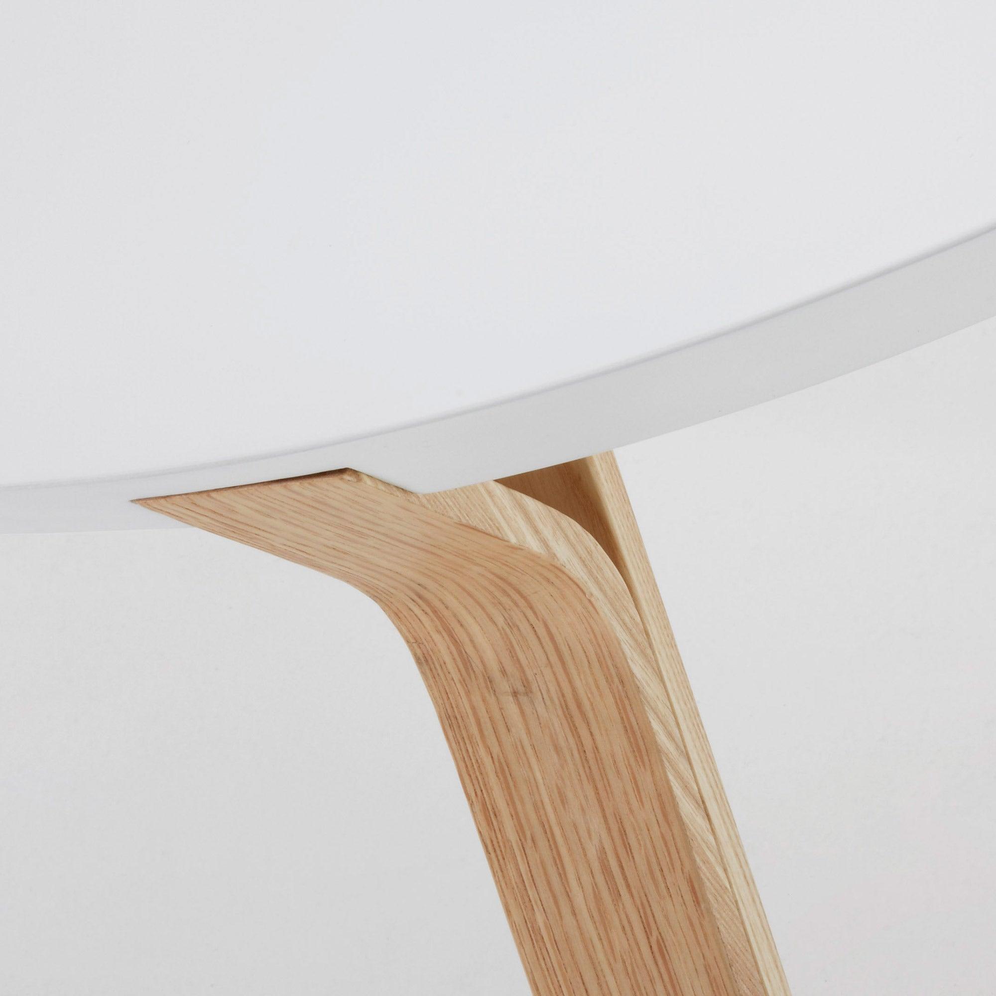 Stolik kawowy DILOS drewno jesionowe La Forma Eye on Design