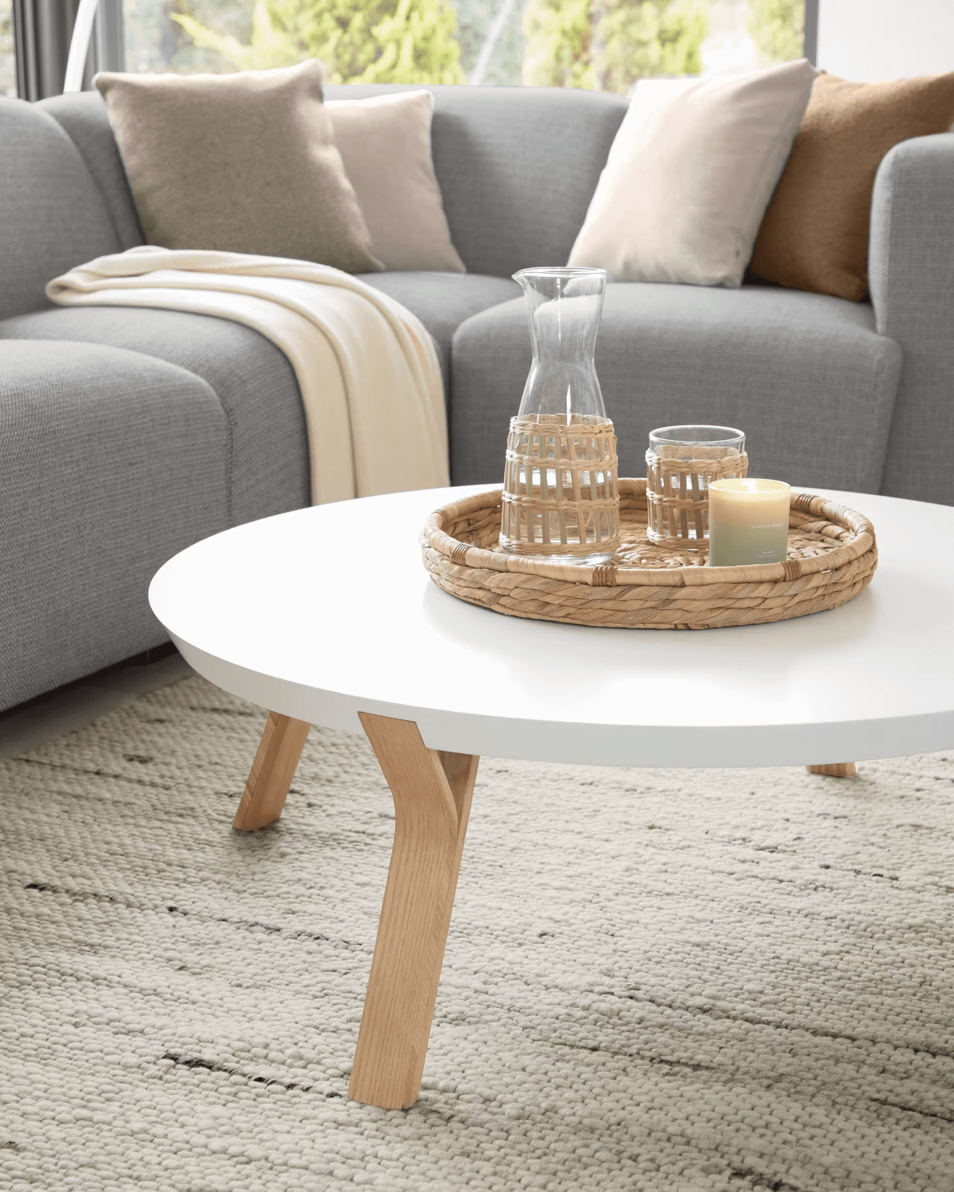 Stolik kawowy DILOS drewno jesionowe La Forma Eye on Design