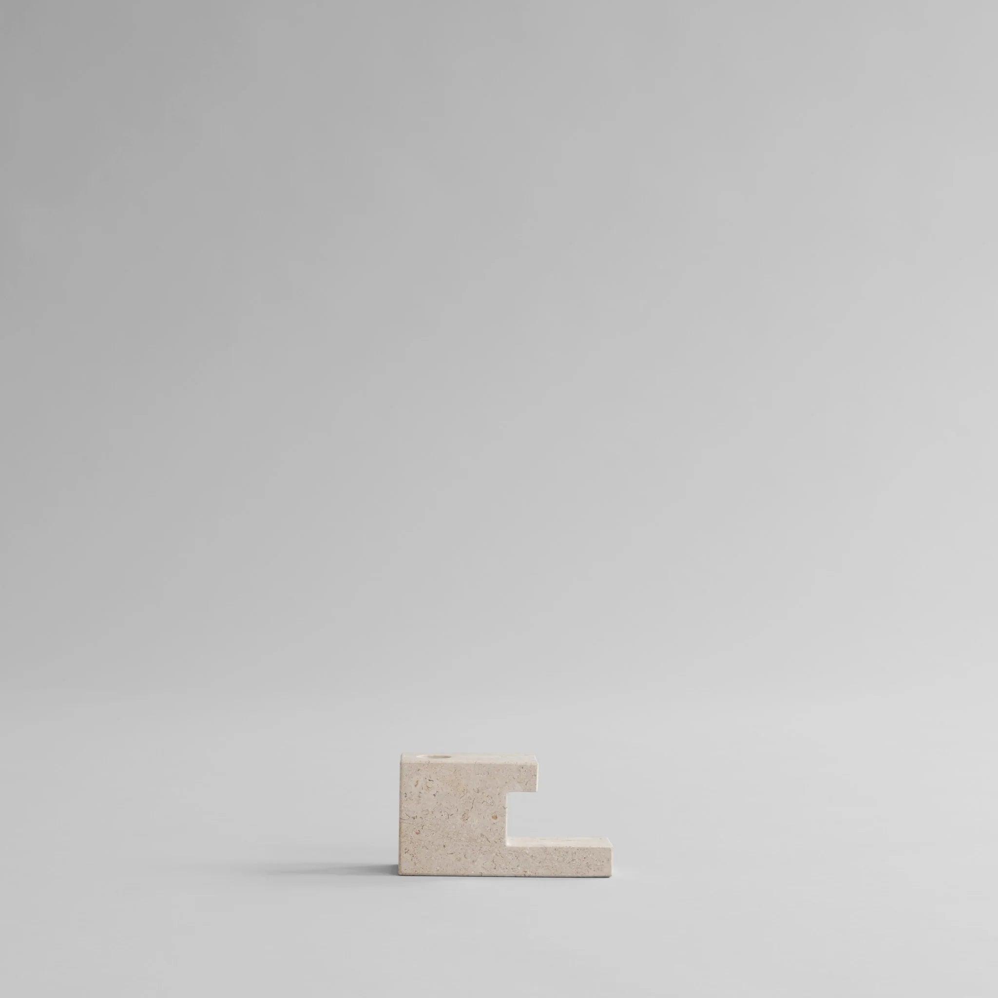 Świecznik BRICK LOW wapień 101 Copenhagen Eye on Design