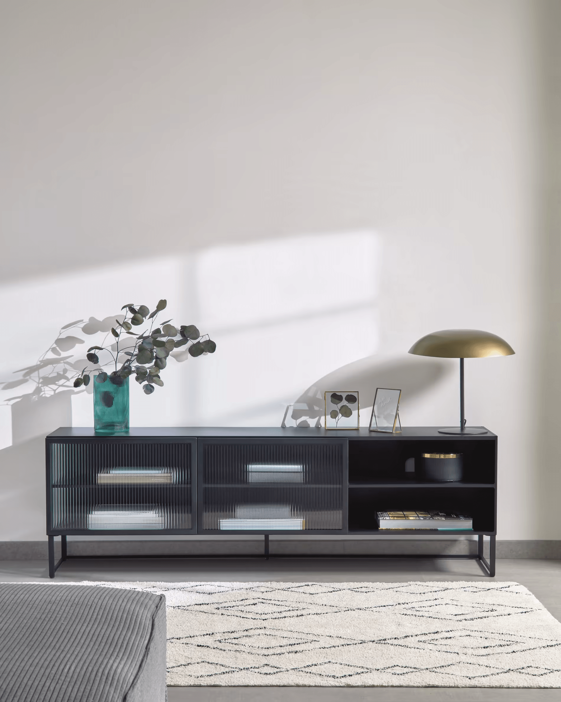 Szafka RTV TRIXIE czarny La Forma Eye on Design