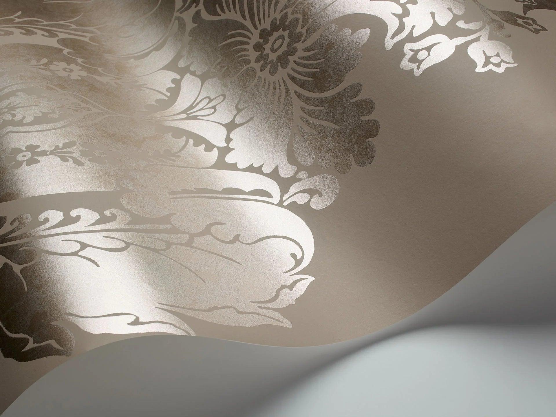 Tapeta ALBEMARLE - Baudelaire metaliczne złoto na beżu Cole & Son Eye on Design