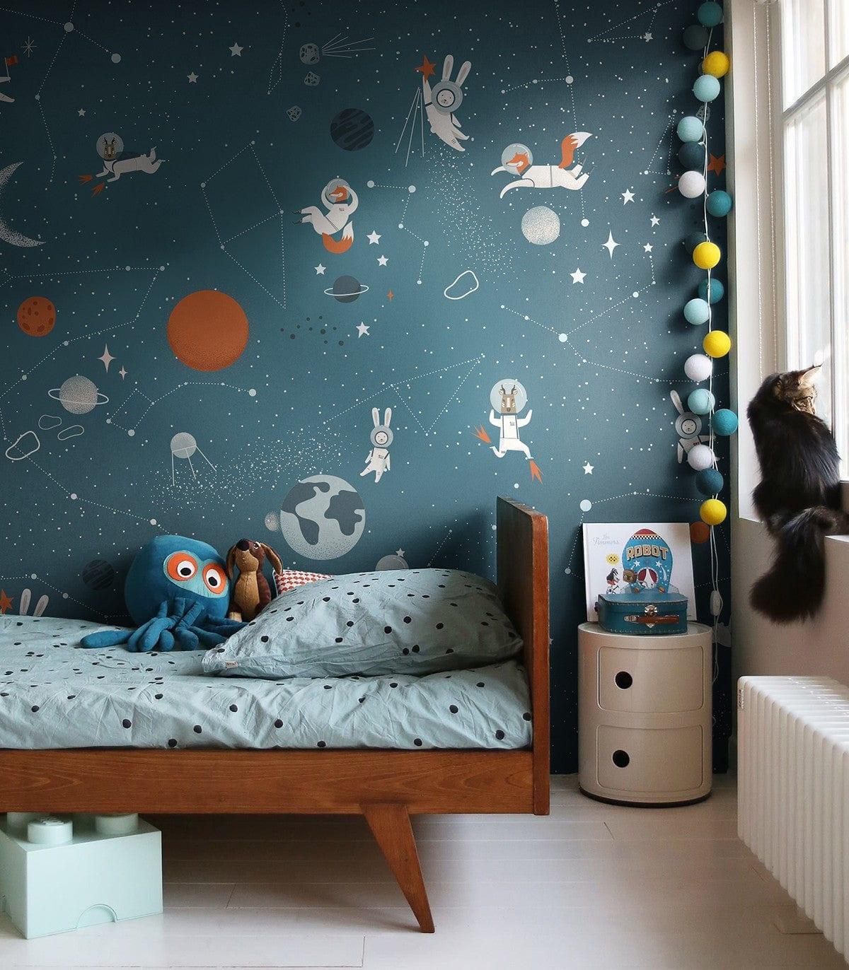 Tapeta ANIMALS IN COSMOS ORANGE Wallcolors Eye on Design