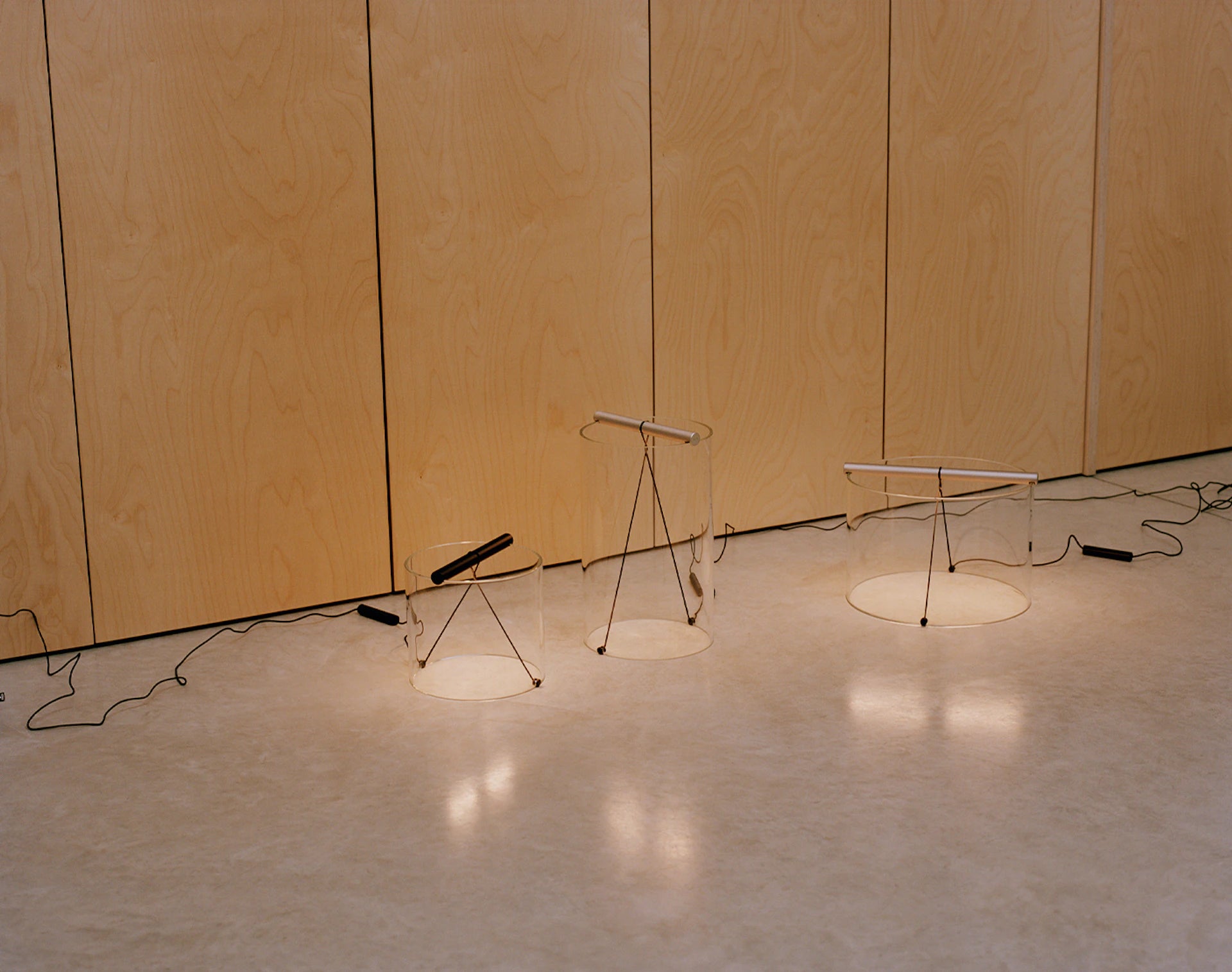 TO-TIE Glass Table Lamp