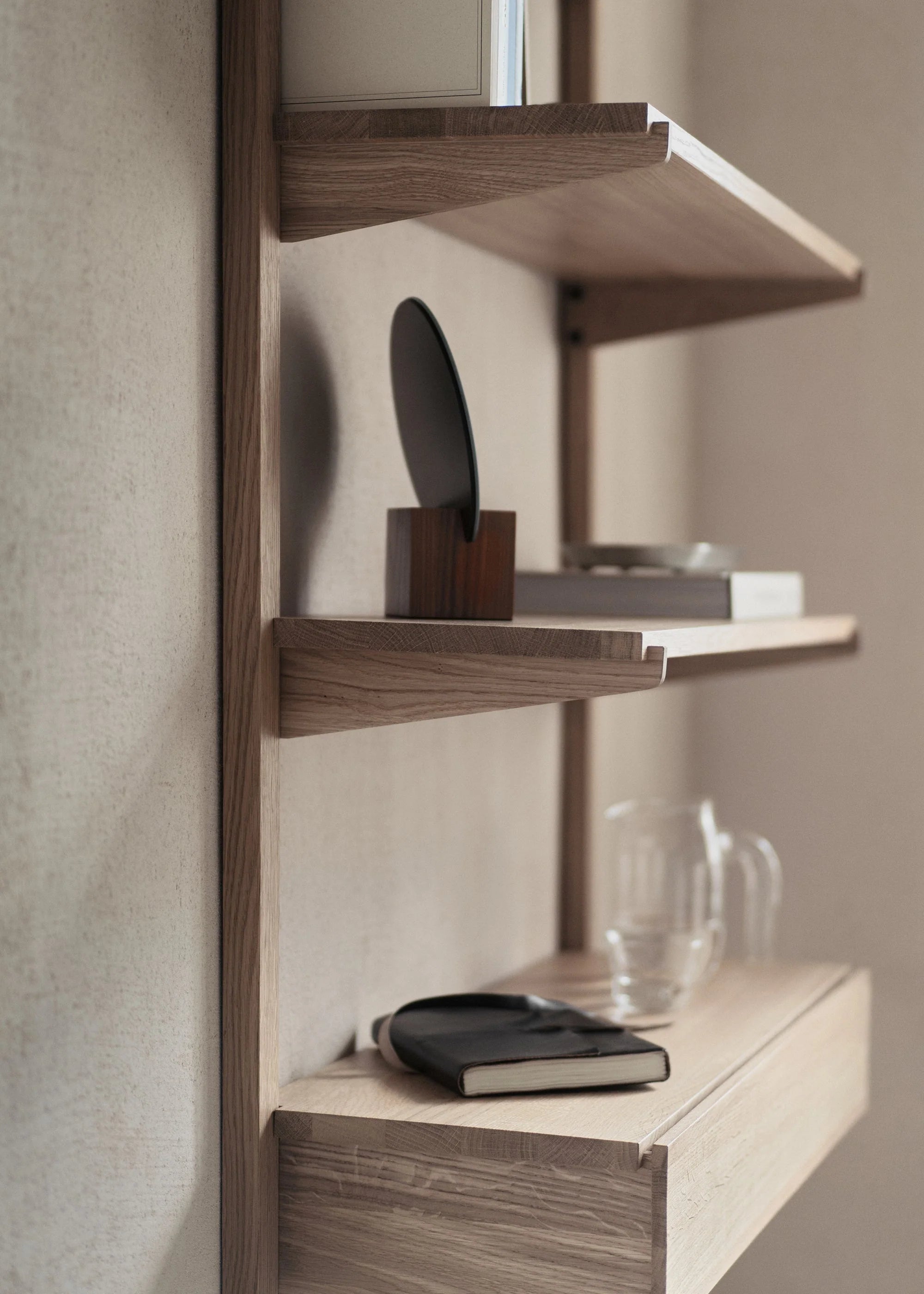 NOKI shelf system oak wood