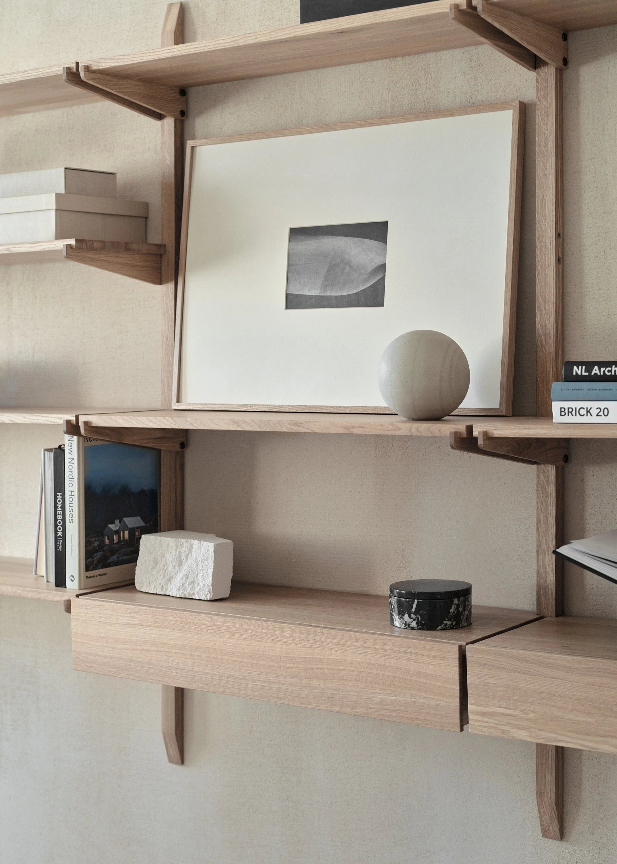 NOKI shelf system oak wood