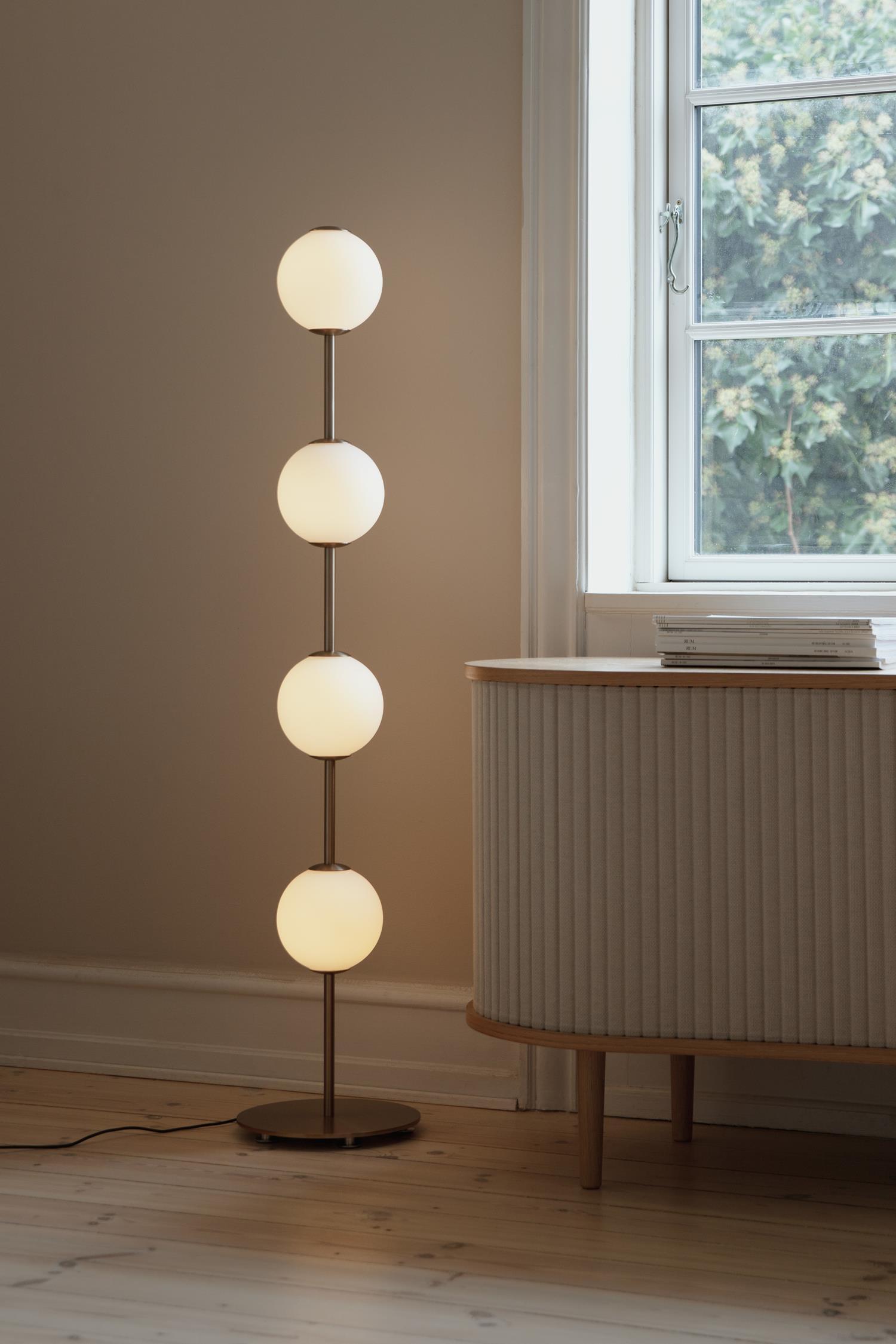 Stehlampe AUDREY weiß mit goldener Einlage