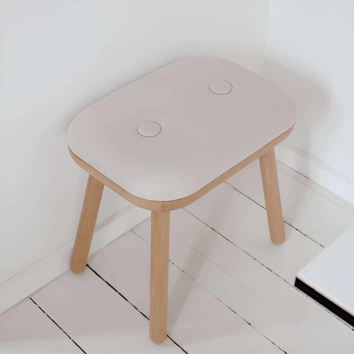 PAFF stool broken white with oak base