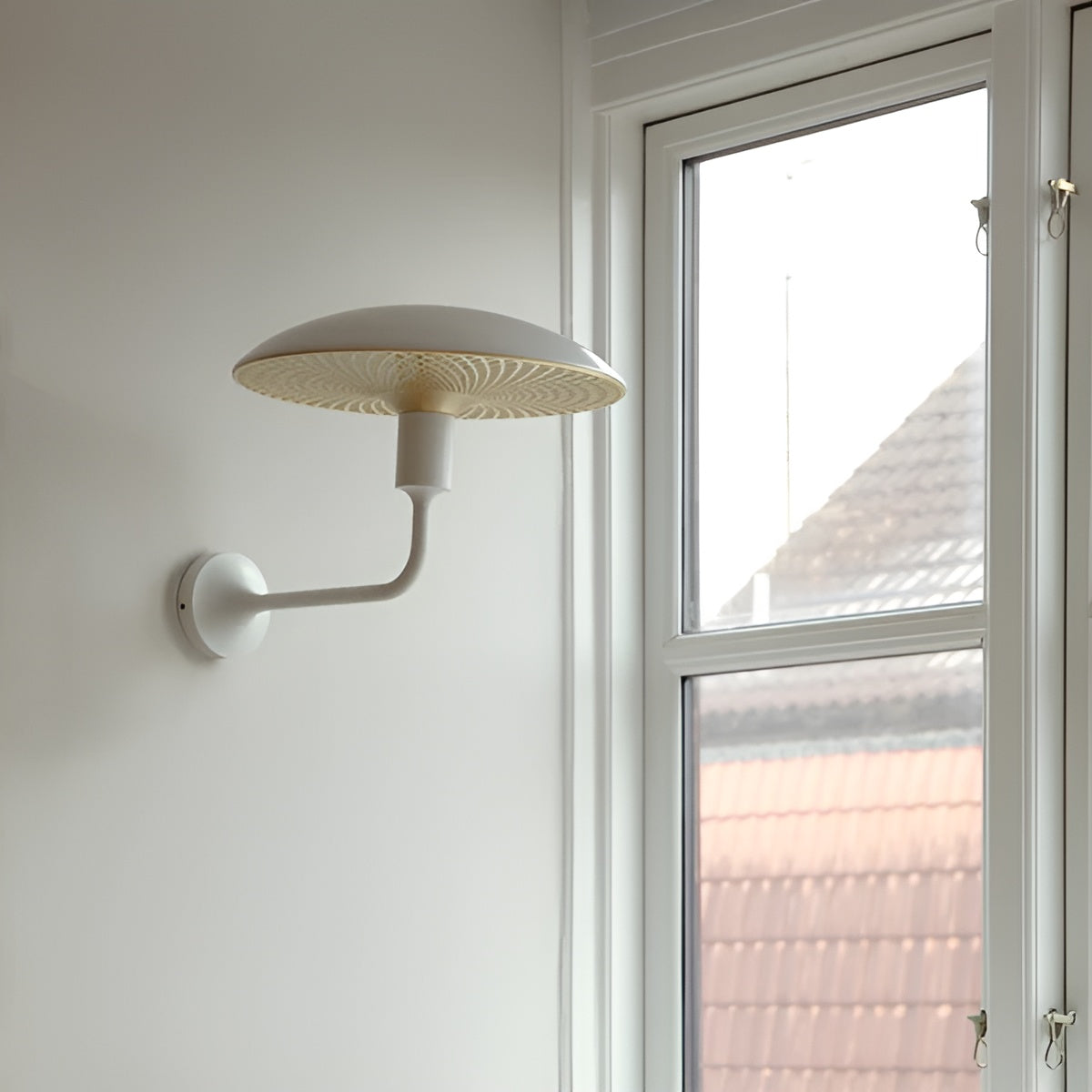 SANTÉ white wall lamp base
