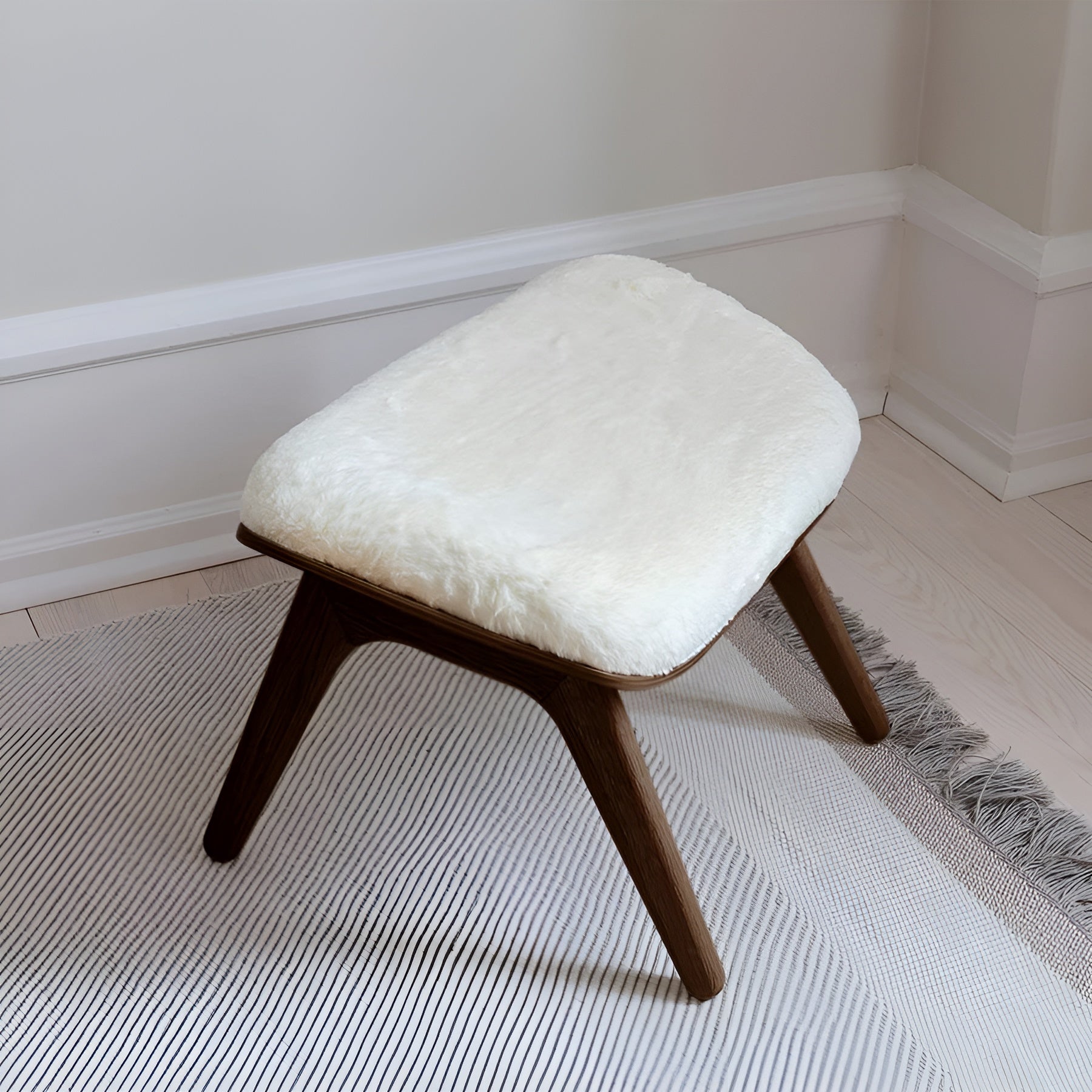 READER footstool white plush with dark oak base
