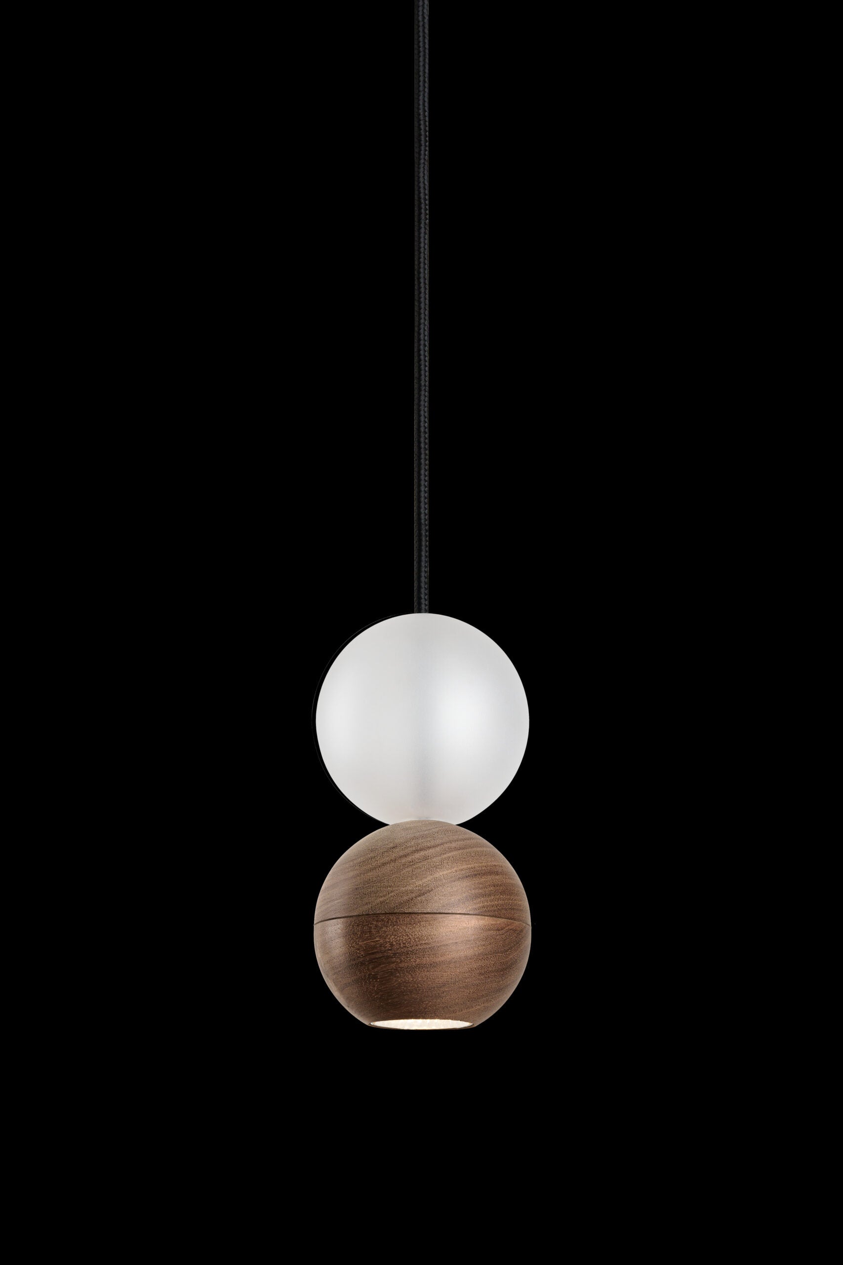 WOODOO GLASS Pendelleuchte aus massivem Walnussholz