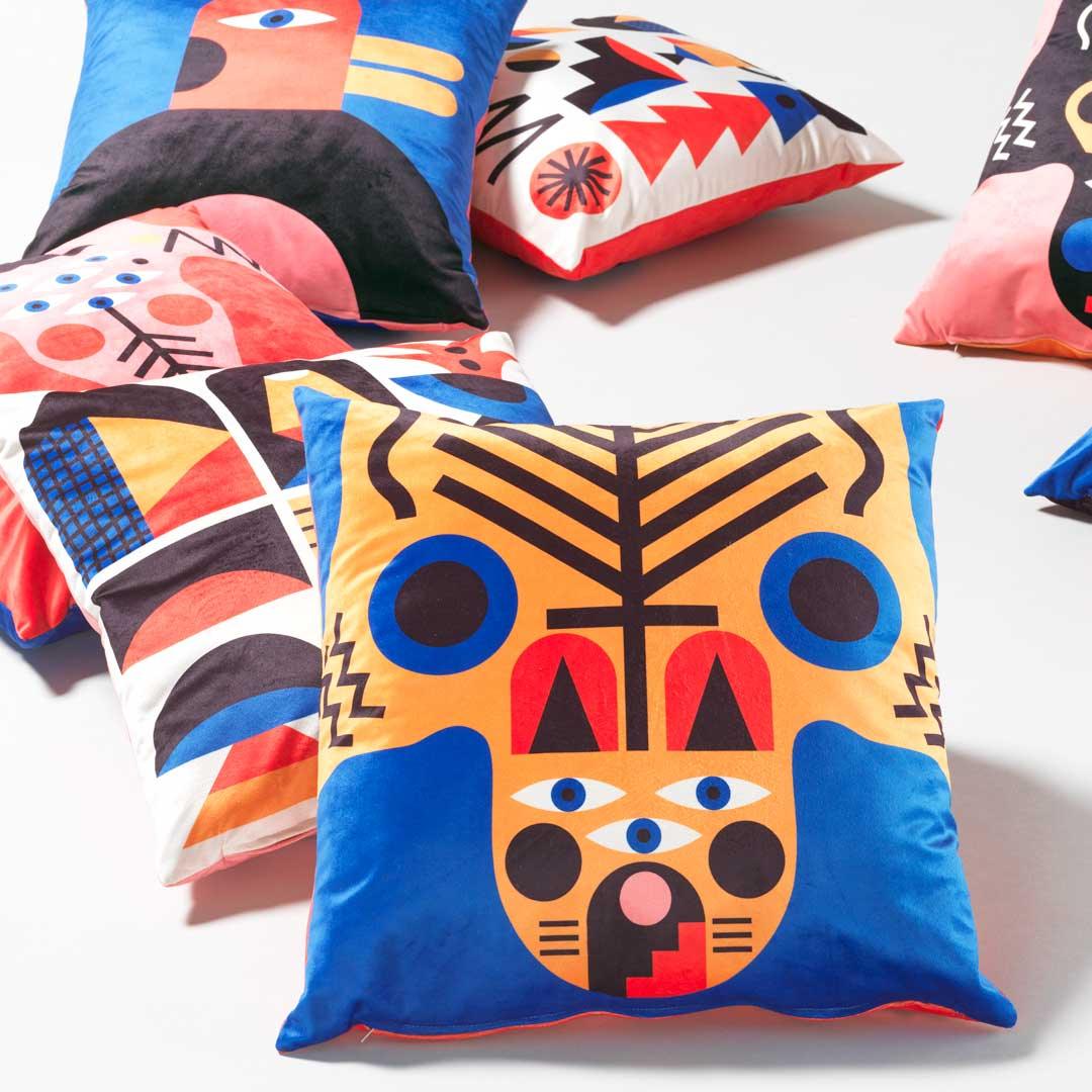 Poduszka dwustronna ITALIAN TIGER Qeeboo Eye on Design