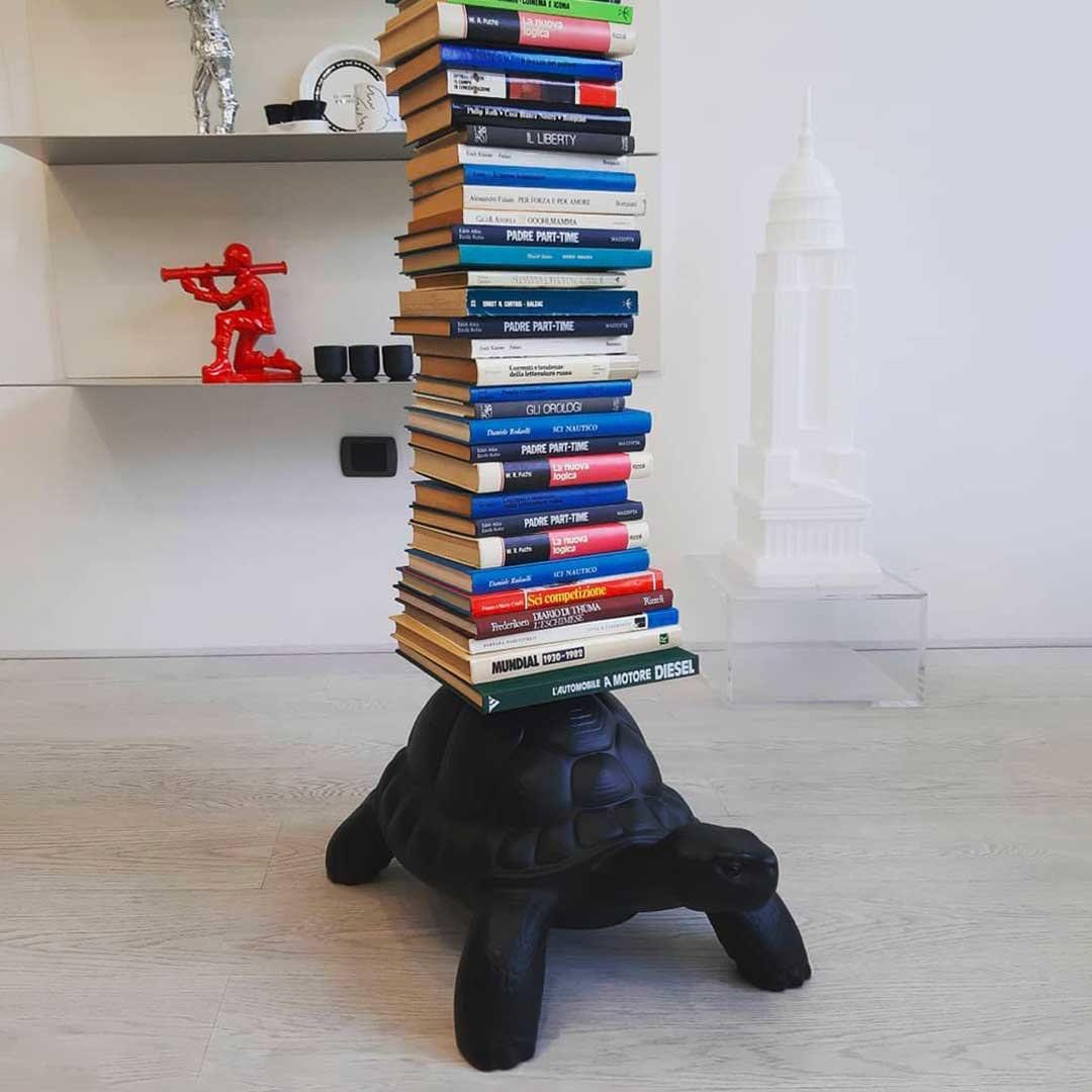 Szafka na książki TURTLE CARRY czarny Qeeboo Eye on Design