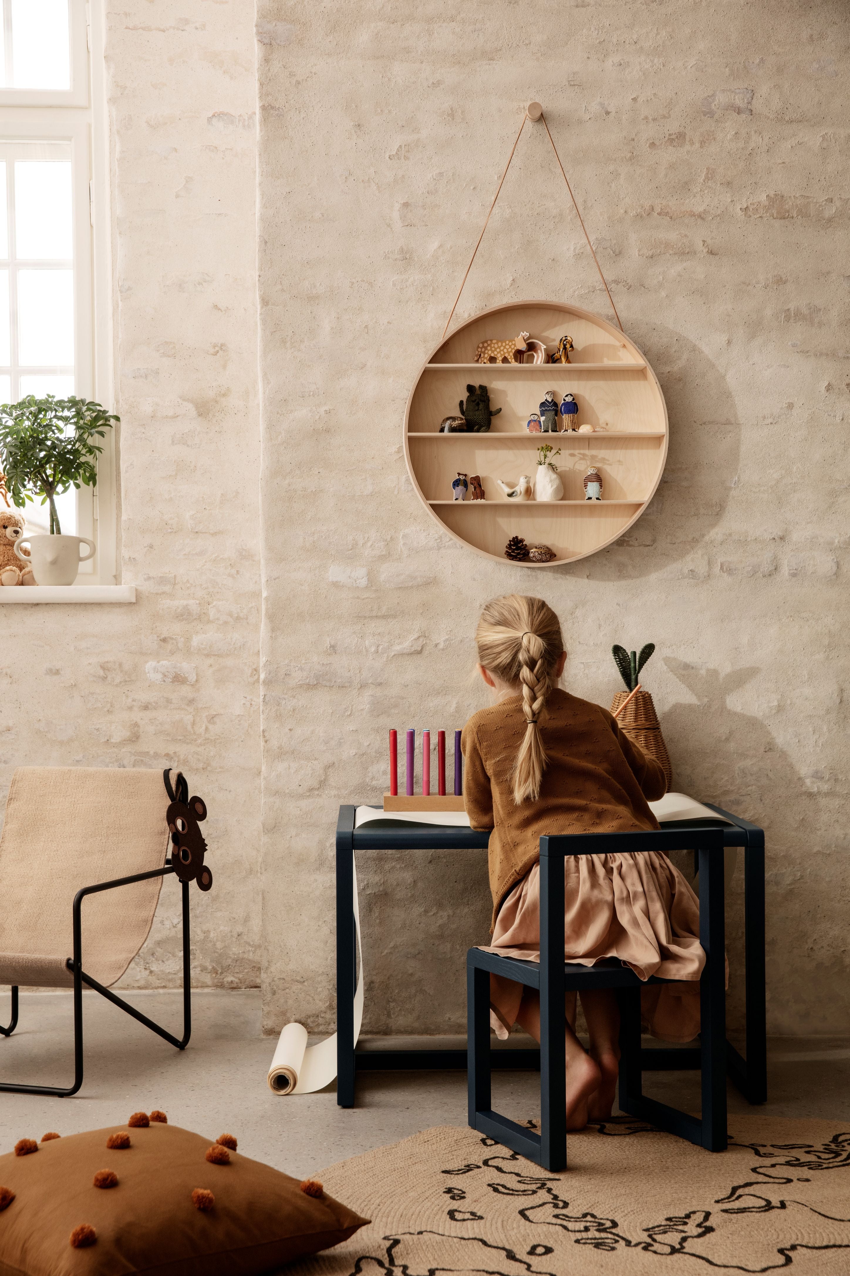 Hanging shelf ROUND DORM wood with leather string