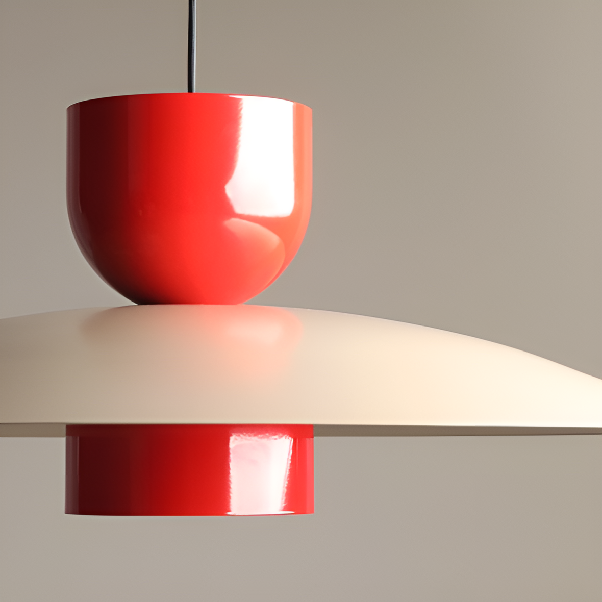 Beige nutta hanging lamp with red