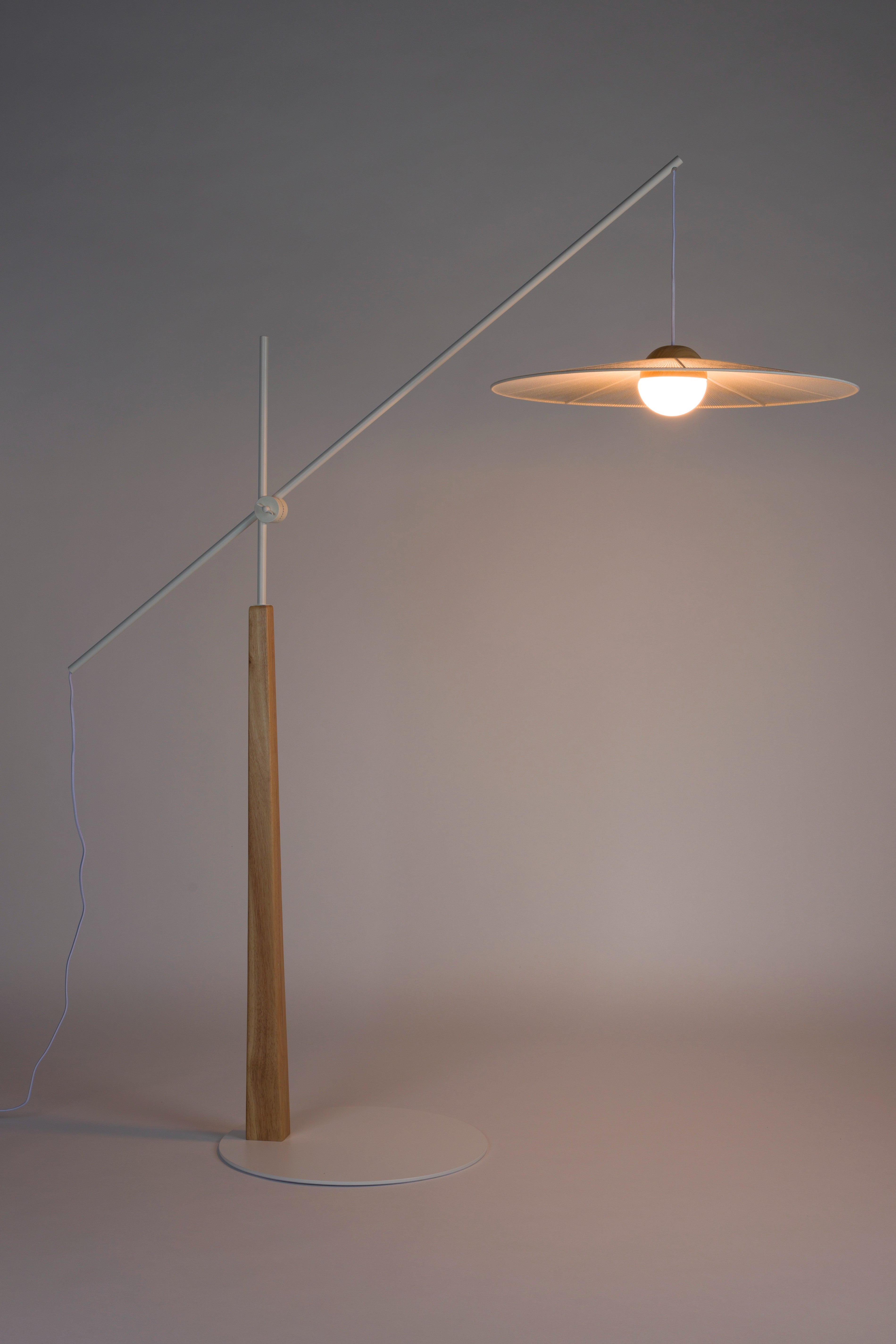 Floor lamp with arm BELLE broken white