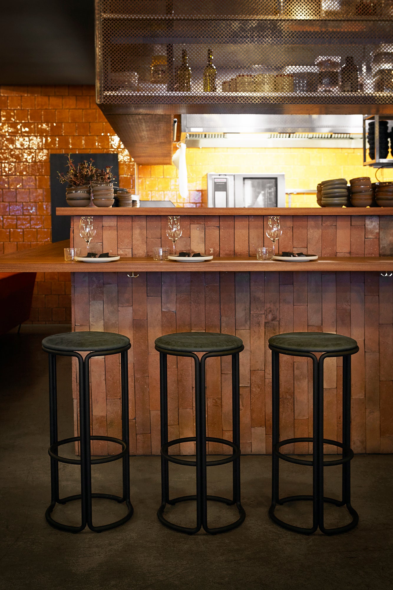 HARDIE black stool
