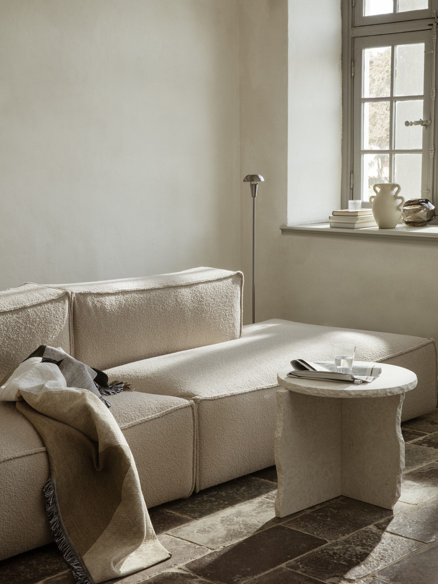 Silberne winzige Stehlampe