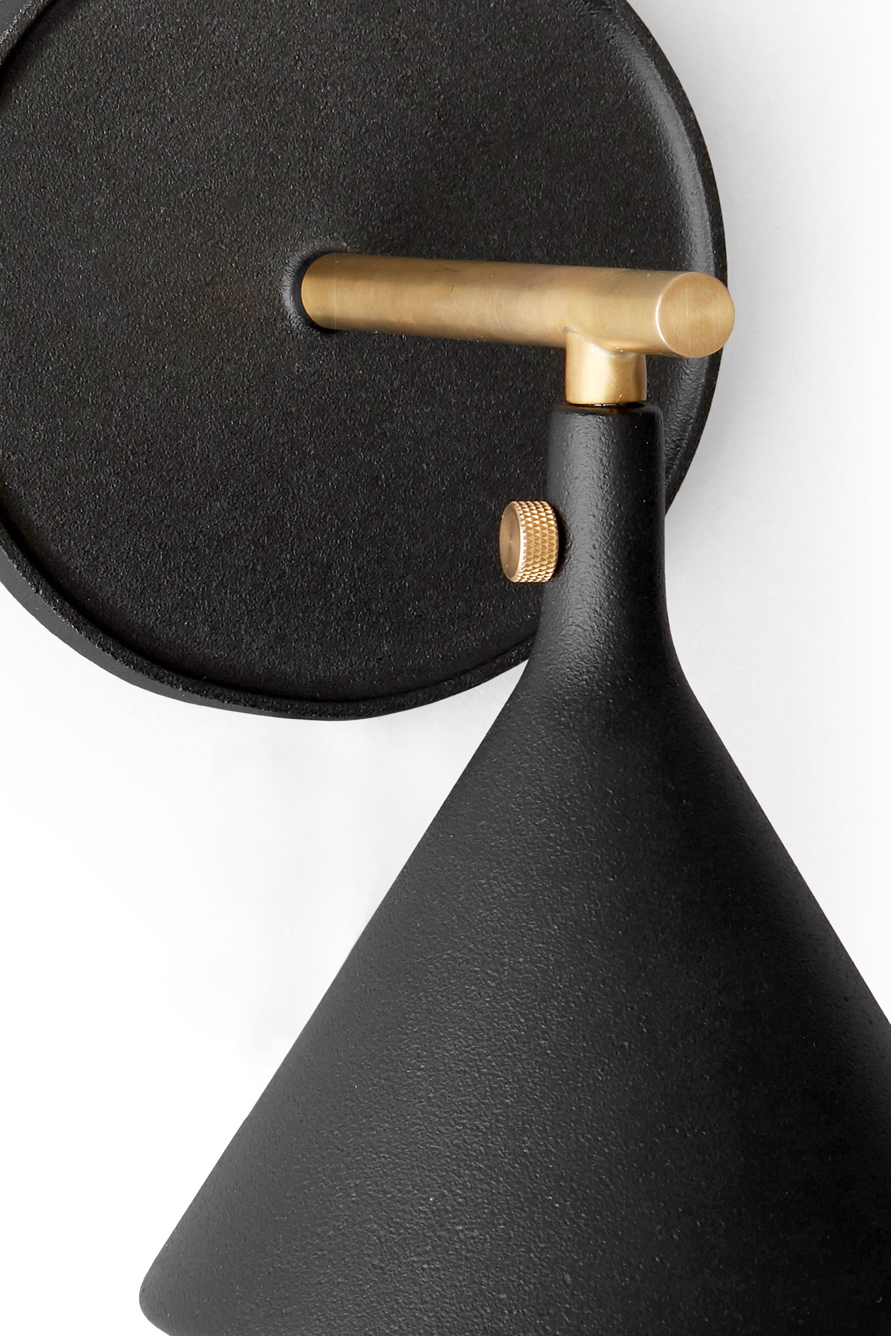CAST SCOUCE schwarze Wandleuchte