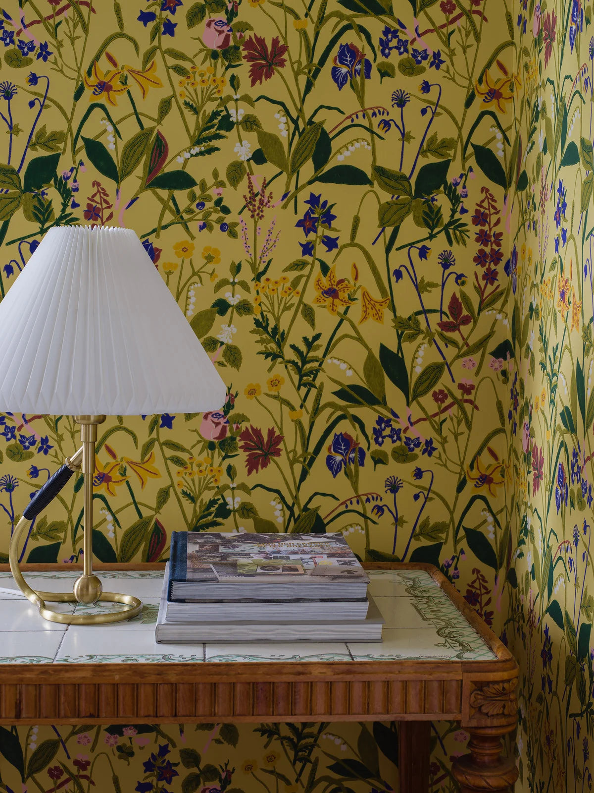 Wallpaper with a floral plant motif ROS OCH LILJA yellow