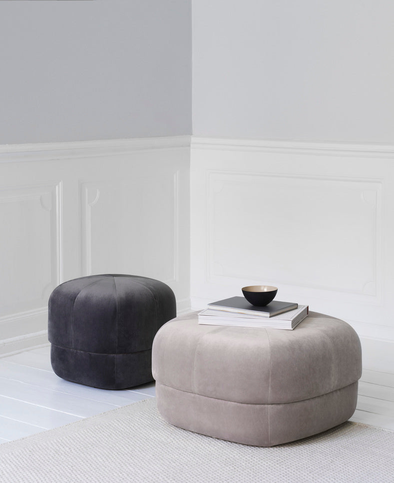 Grauer Pouf
