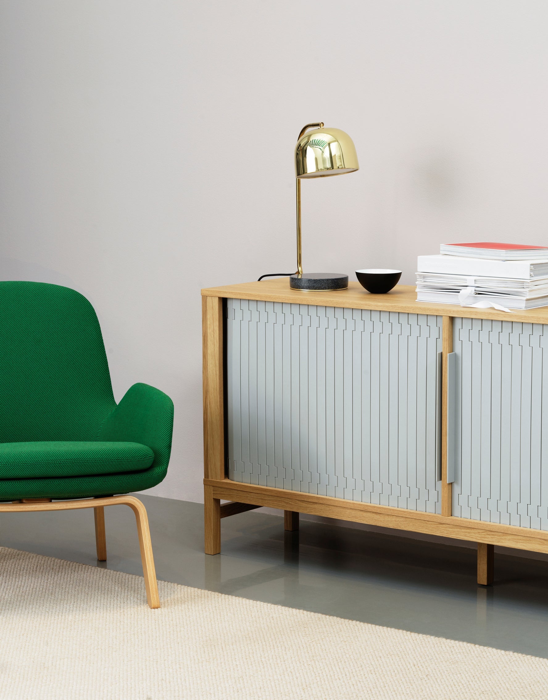 Armchair era low oak base